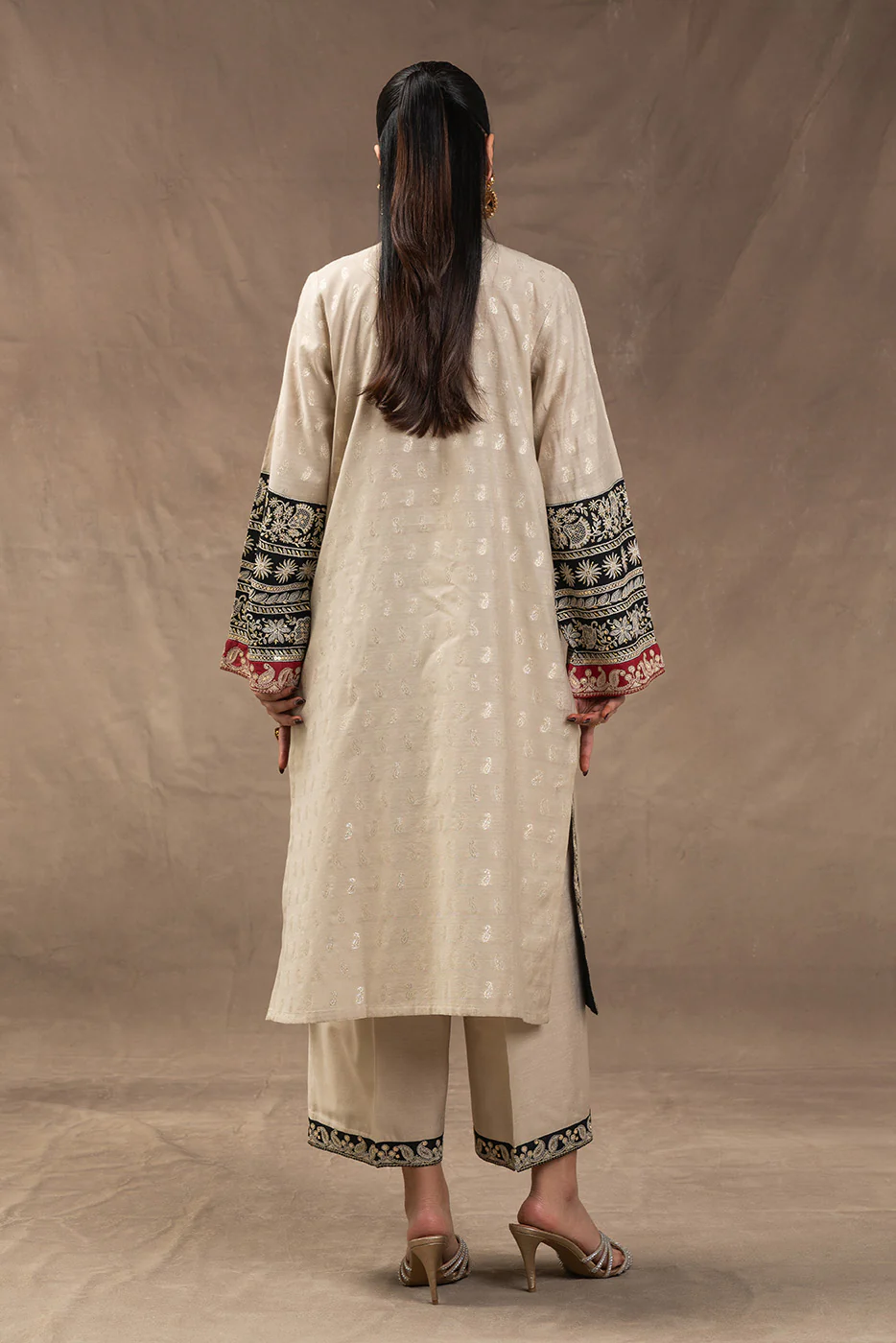 2 PIECE EMBROIDERED FANCY BADLA SUIT (LUXURY PRET) - Image 3
