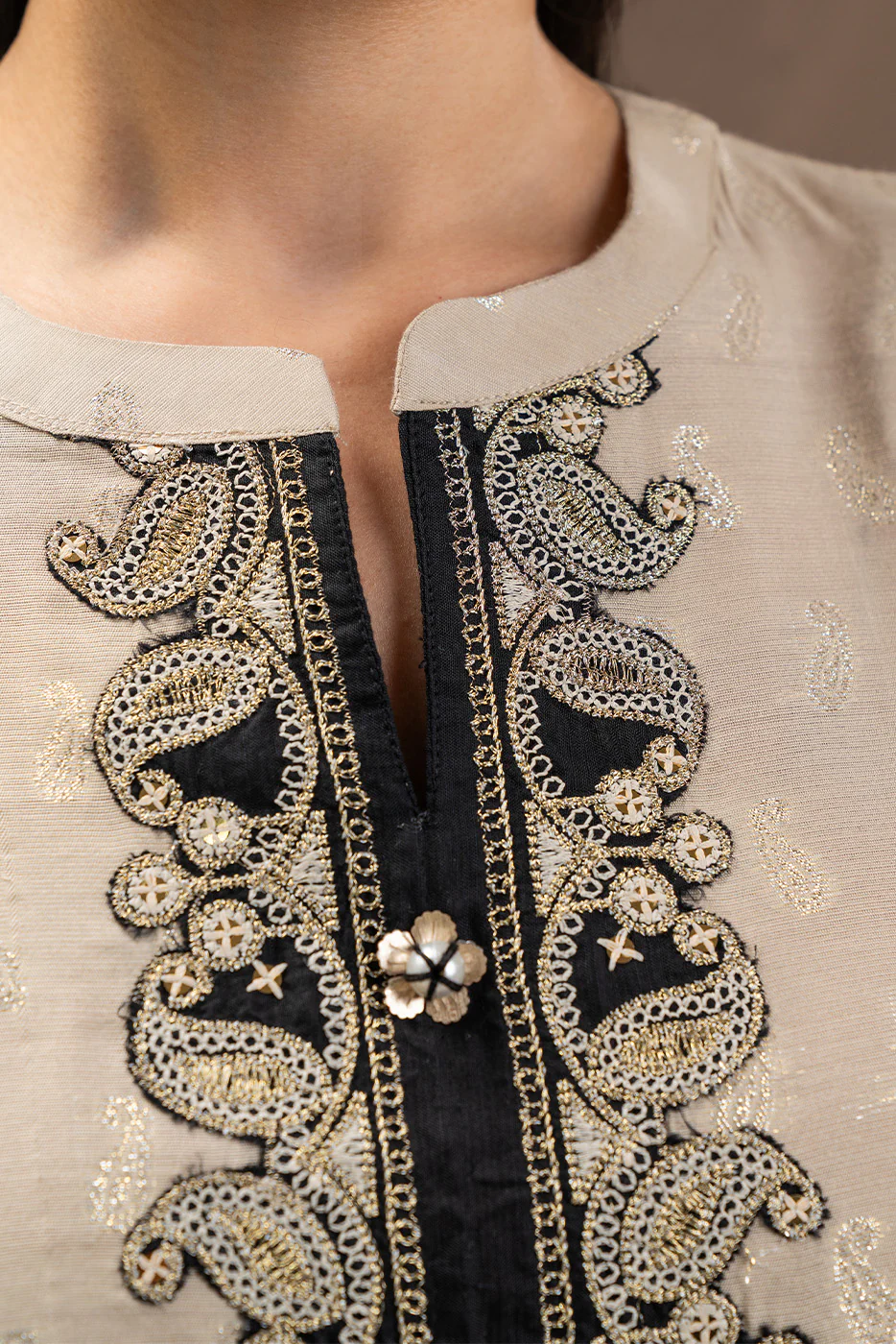 2 PIECE EMBROIDERED FANCY BADLA SUIT (LUXURY PRET) - Image 5