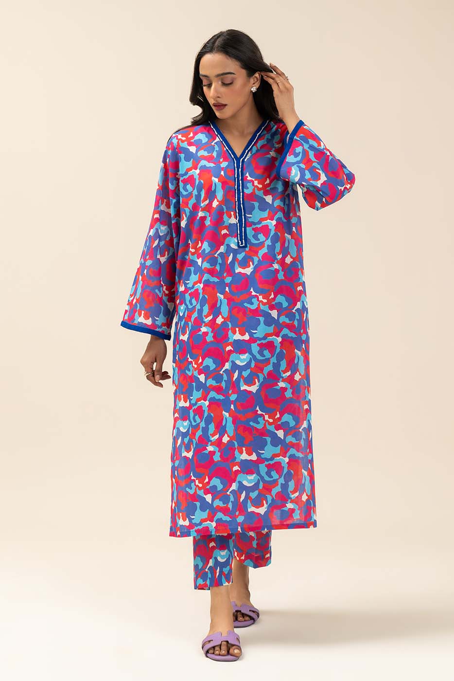 2 PIECE PRINTED LAWN SUIT (PRET) - Image 2