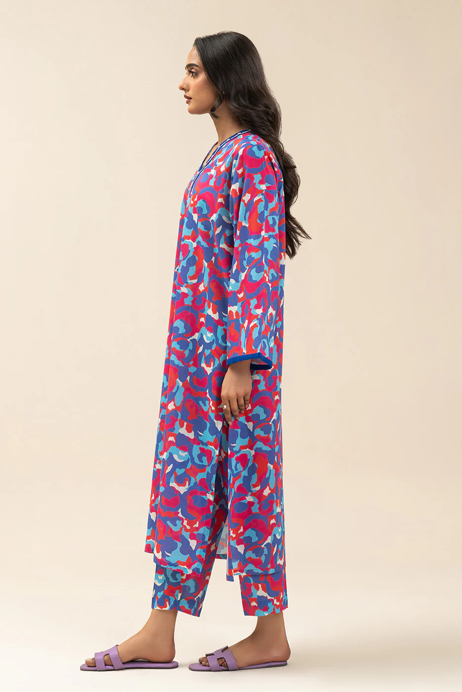 2 PIECE PRINTED LAWN SUIT (PRET) - Image 3