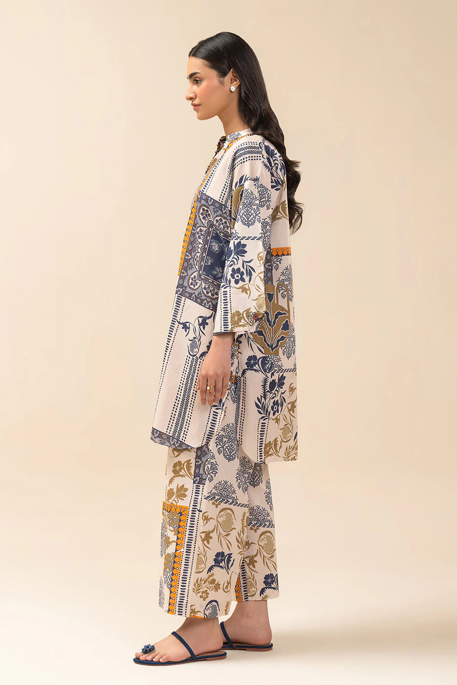 2 PIECE PRINTED LAWN SUIT (PRET) - Image 3