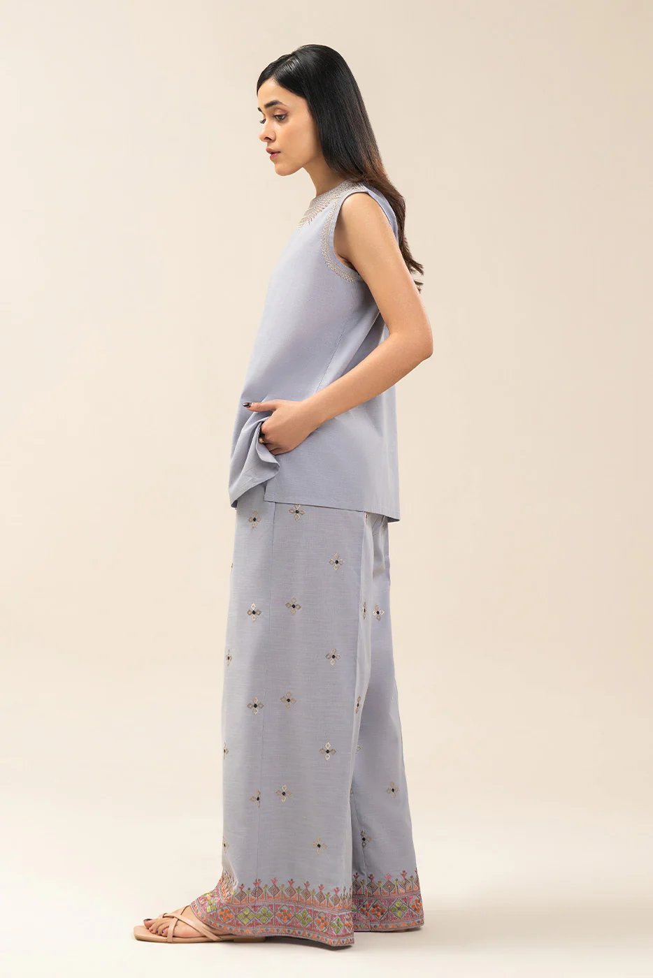 EMBROIDERED CO-ORD SET (FLOW) - Image 4