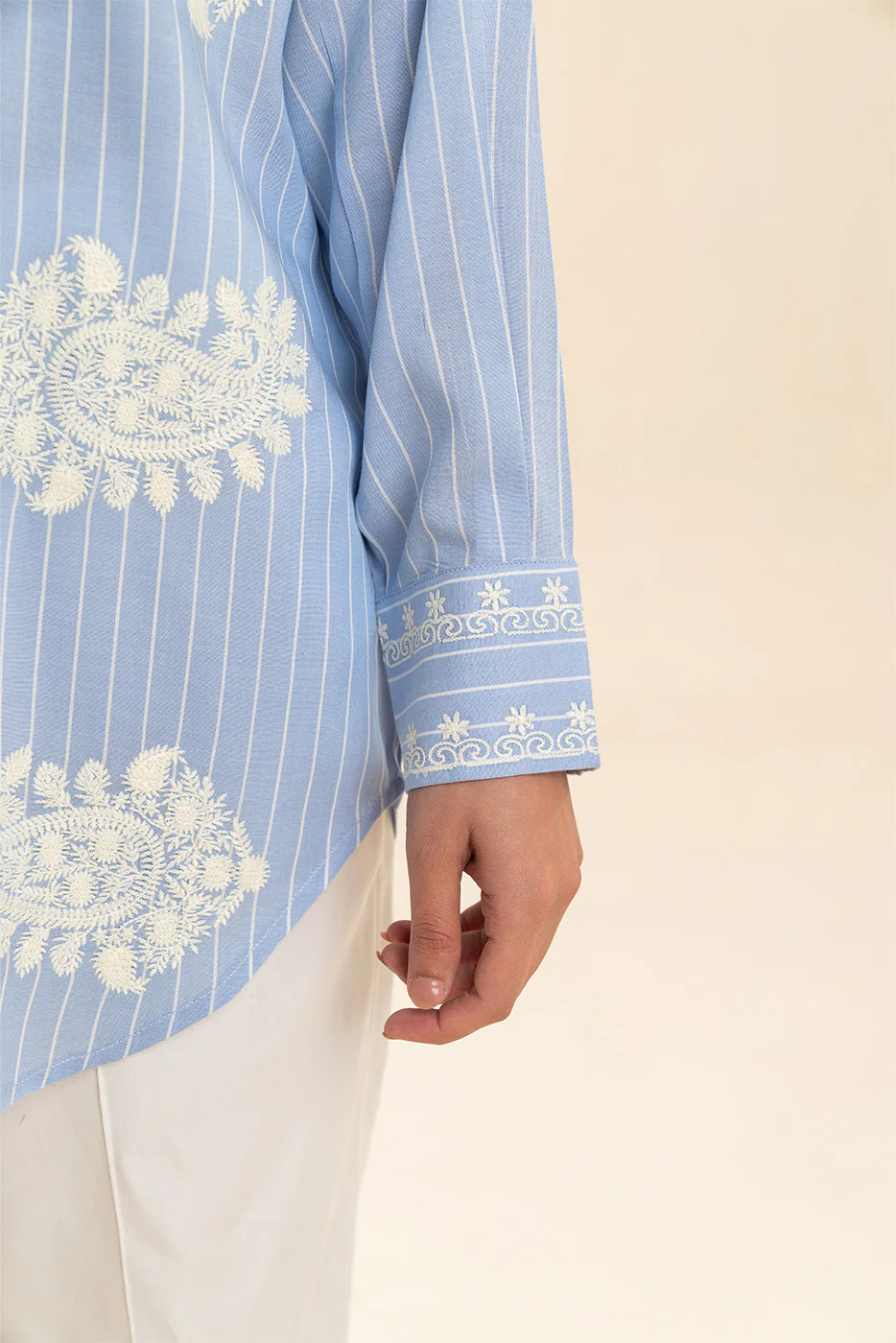 EMBROIDERED YARN DYED BLOUSE (FLOW) - Image 3
