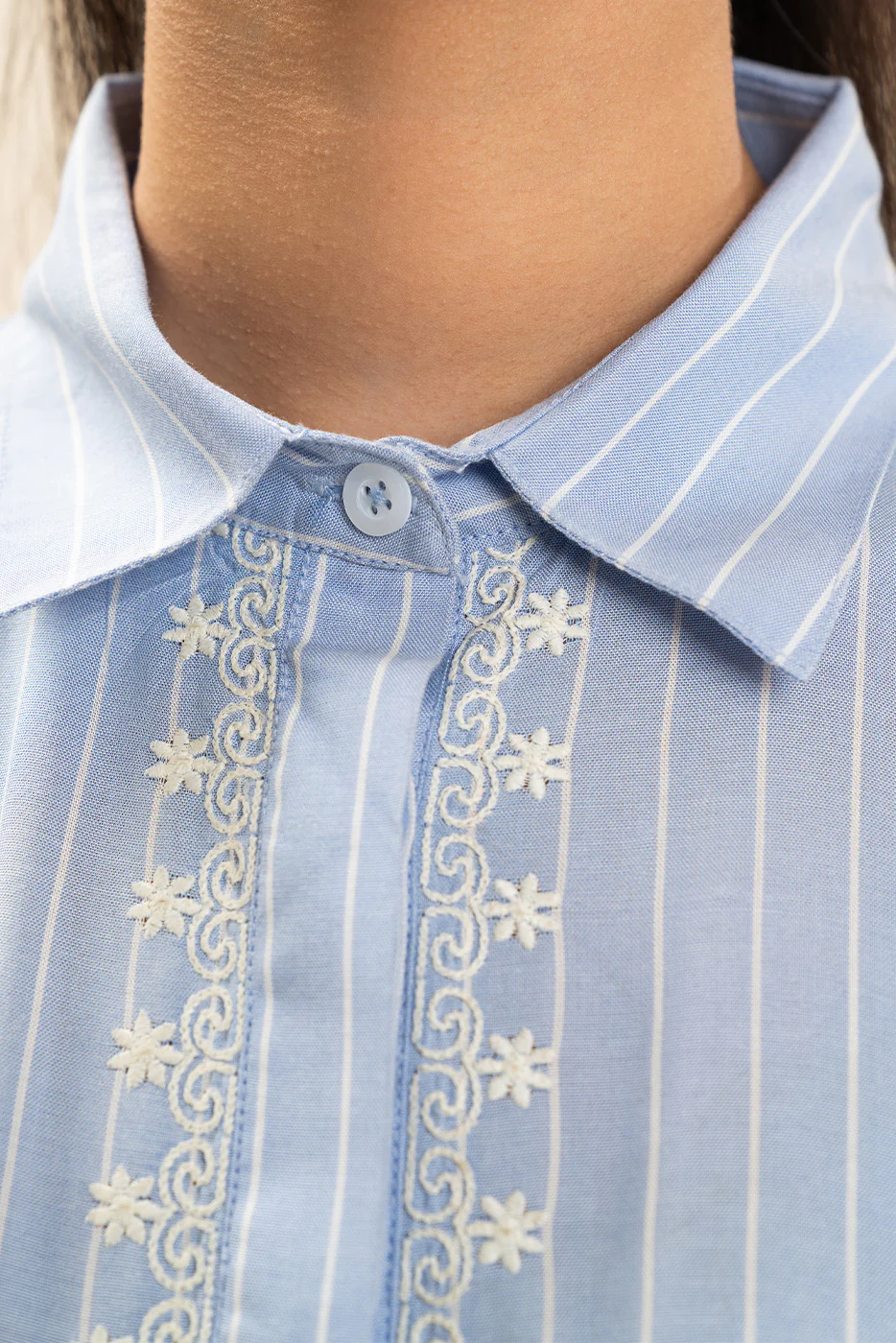 EMBROIDERED YARN DYED BLOUSE (FLOW) - Image 7