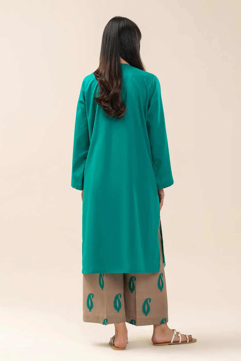 2 PIECE BASIC CAMBRIC SUIT (PRET) - Image 3