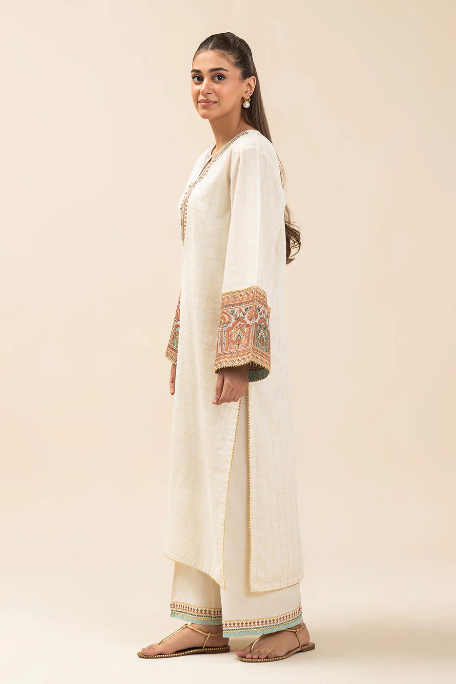 2 PIECE EMBROIDERED YARN DYED LUREX SUIT (PRET) - Image 3