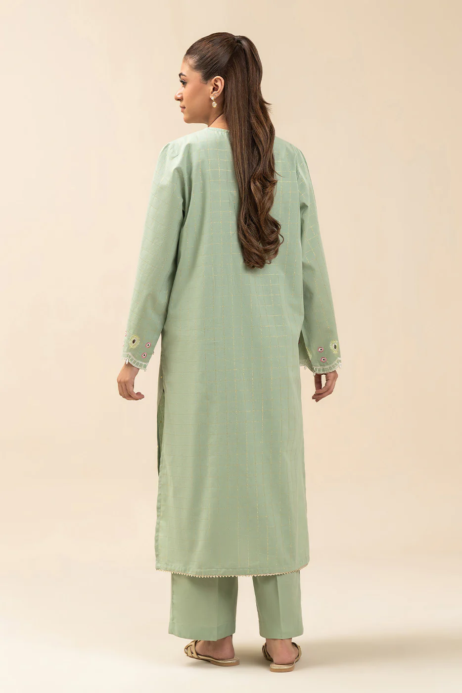 2 PIECE EMBROIDERED YARN DYED LUREX SUIT (PRET) - Image 4