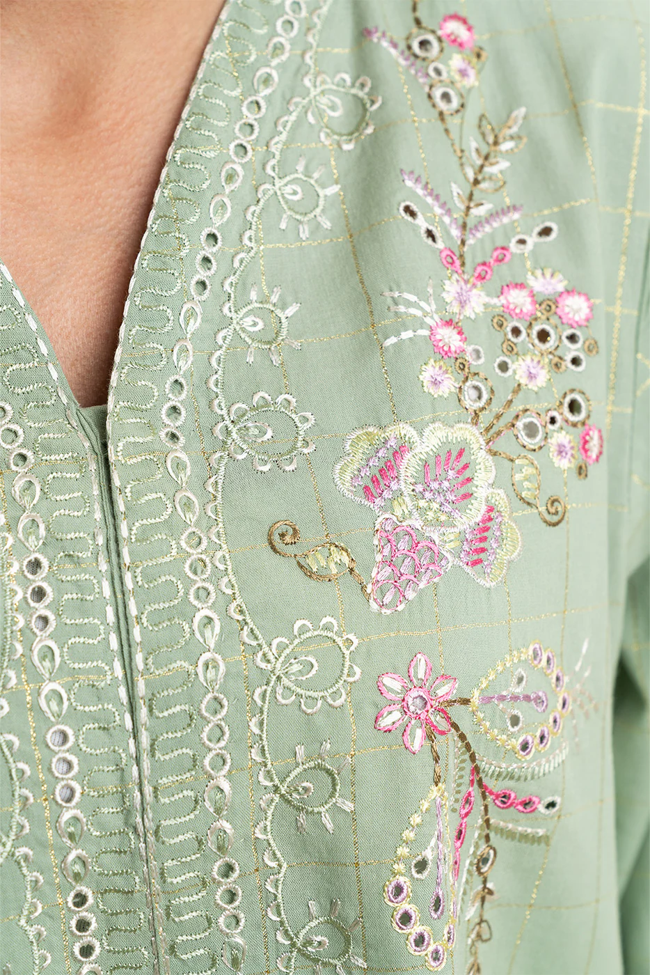 2 PIECE EMBROIDERED YARN DYED LUREX SUIT (PRET) - Image 5