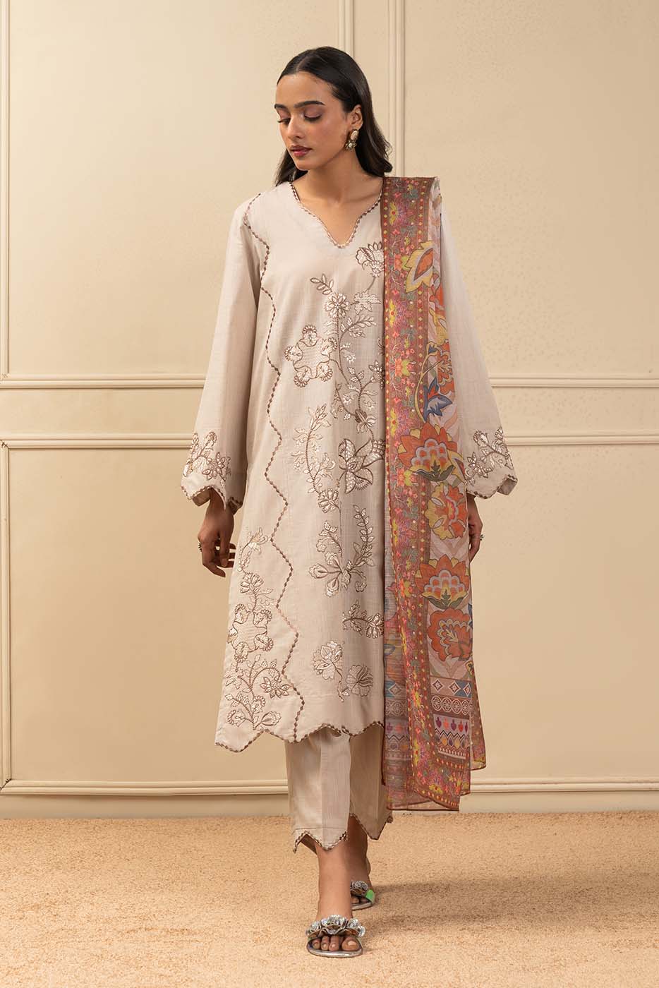 3 PIECE EMBROIDERED TWO WAY SLUB SUIT (PRET) - Image 2