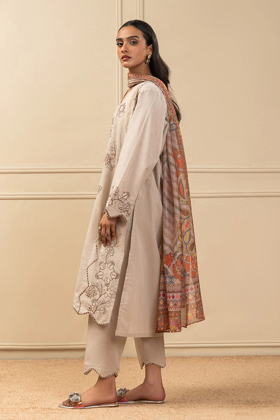 3 PIECE EMBROIDERED TWO WAY SLUB SUIT (PRET) - Image 3