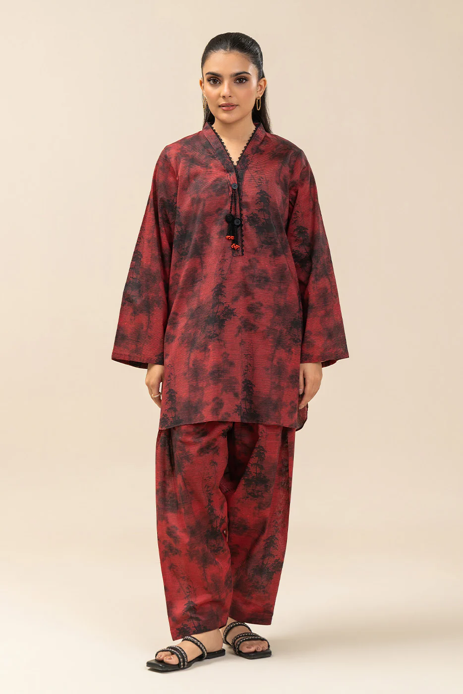 2 PIECE PRINTED LAWN SUIT (PRET) - Image 2