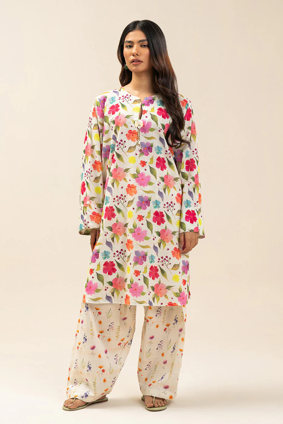 2 PIECE PRINTED LUREX LAWN SUIT (PRET) - Image 2