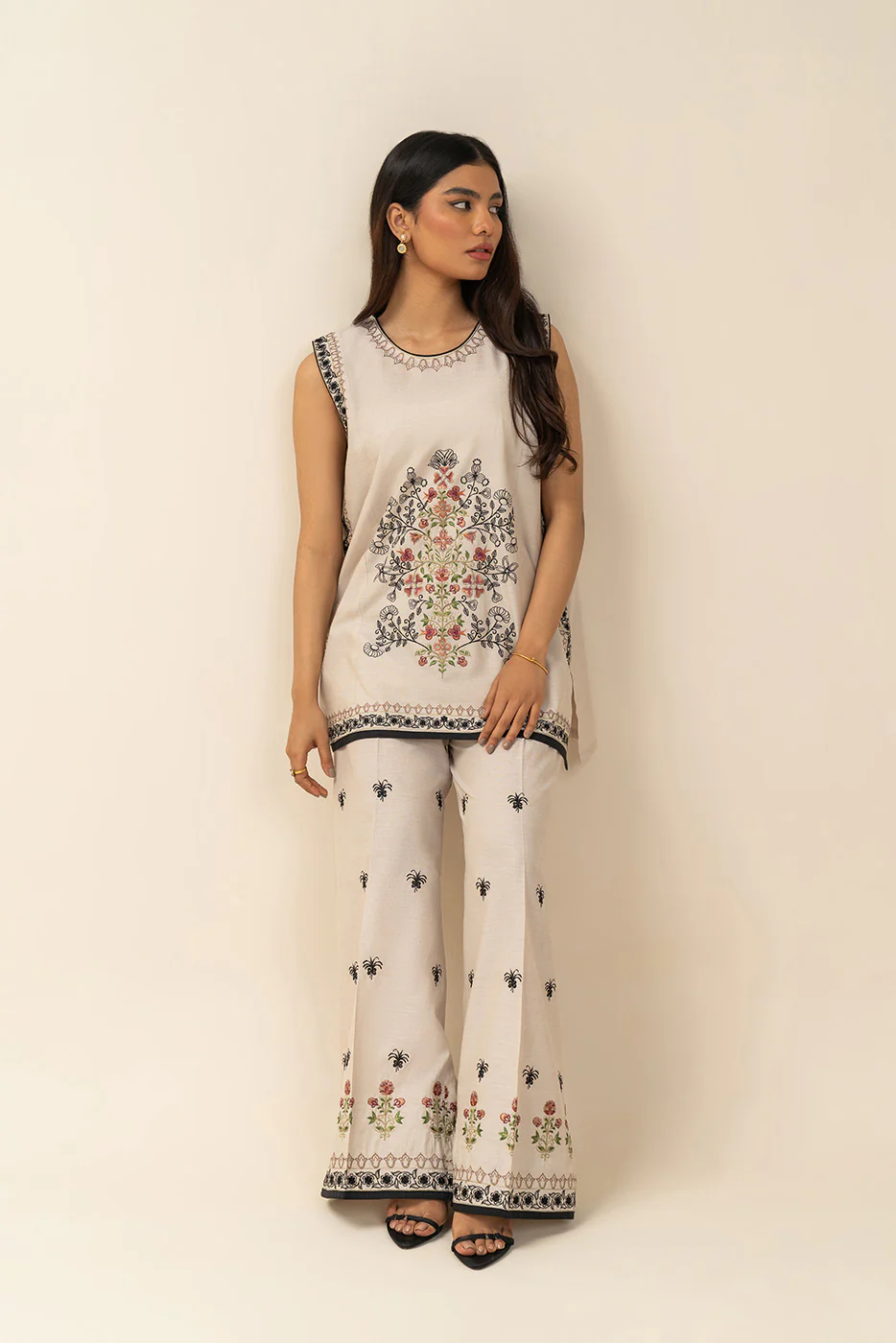 2 PIECE EMBROIDERED CHAMBRAY SUIT (FLOW) - Image 3