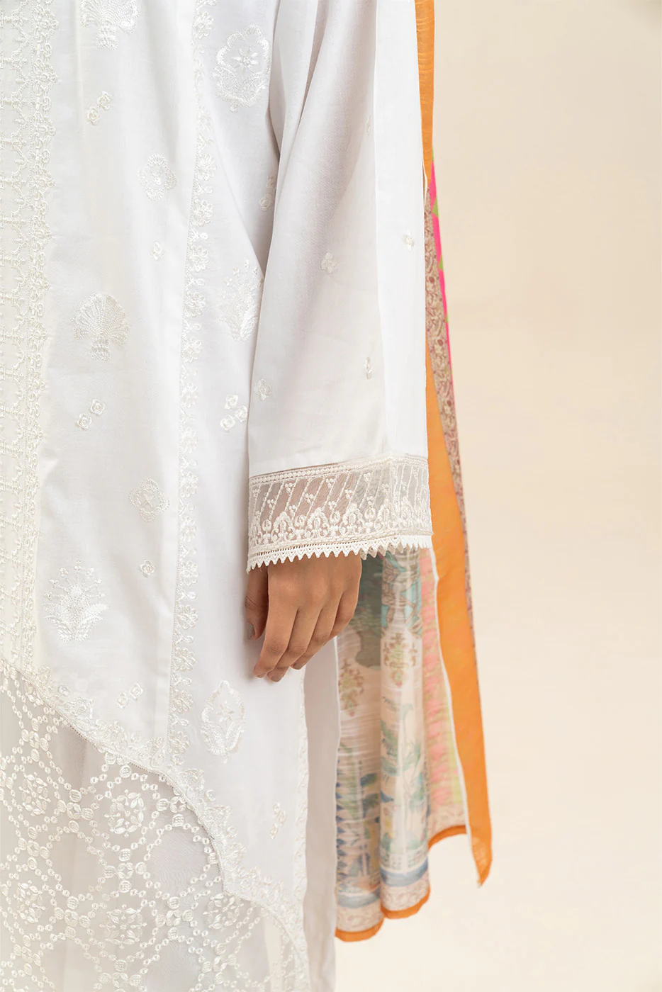 3 PIECE EMBROIDERED LAWN SUIT (HIGH CASUAL) - Image 6