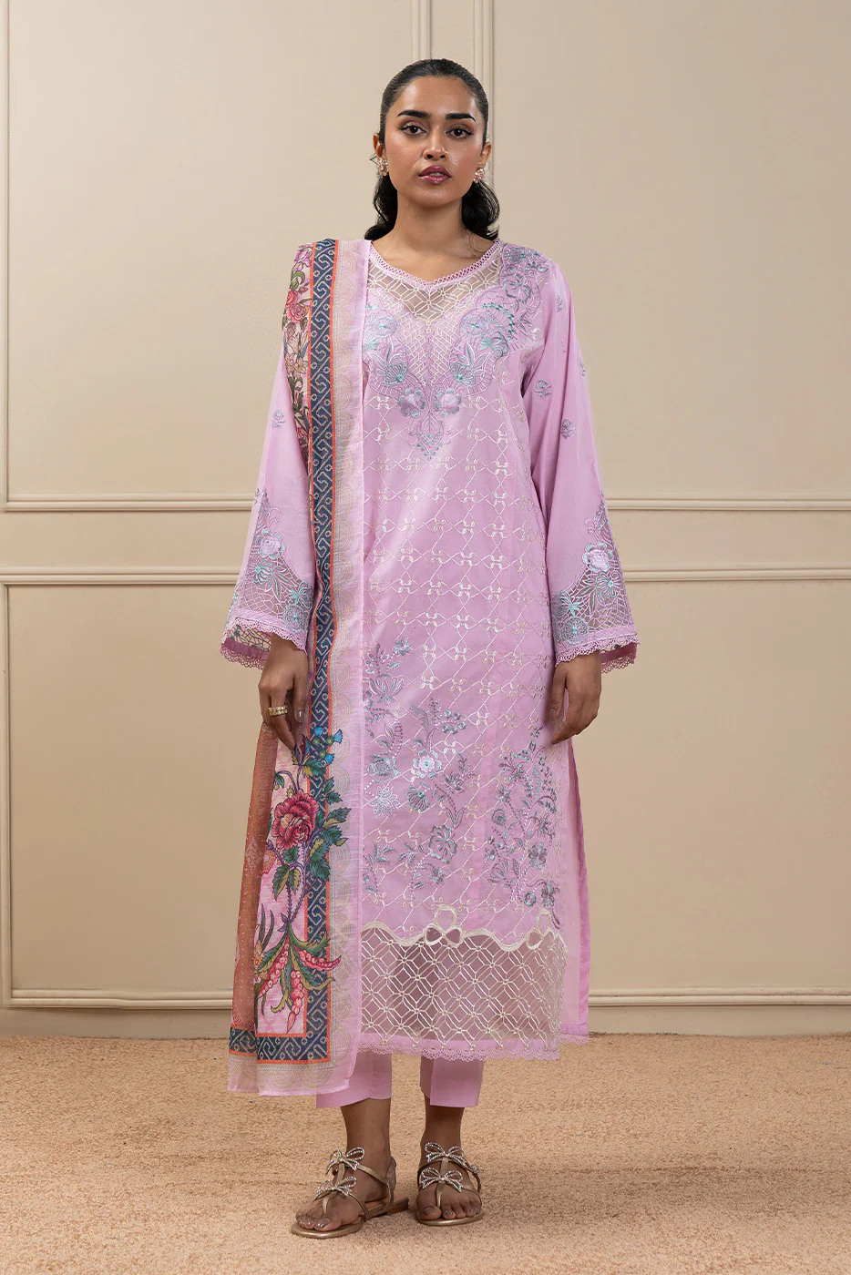 3 PIECE EMBROIDERED LAWN SUIT (HIGH CASUAL) - Image 2