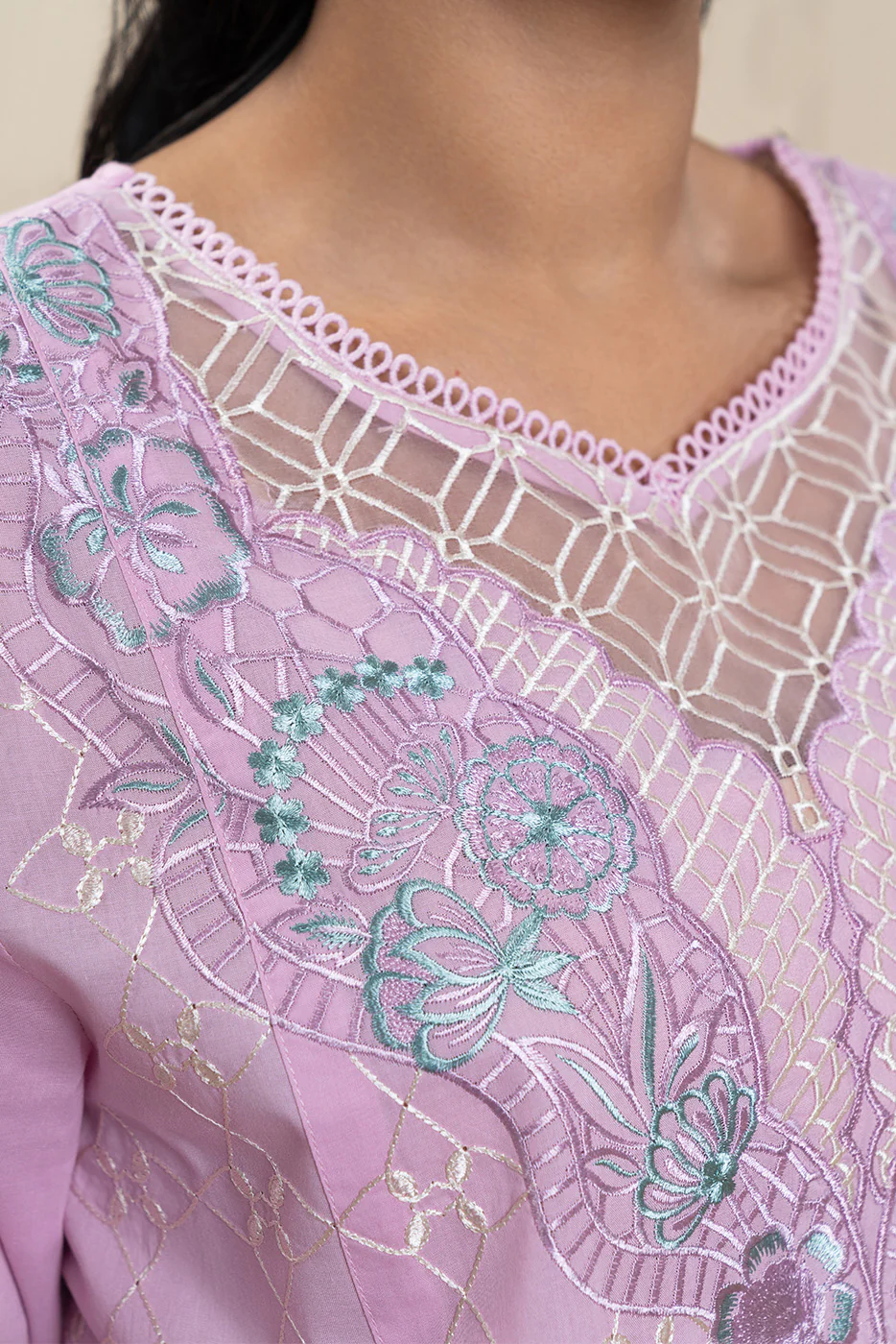 3 PIECE EMBROIDERED LAWN SUIT (HIGH CASUAL) - Image 5