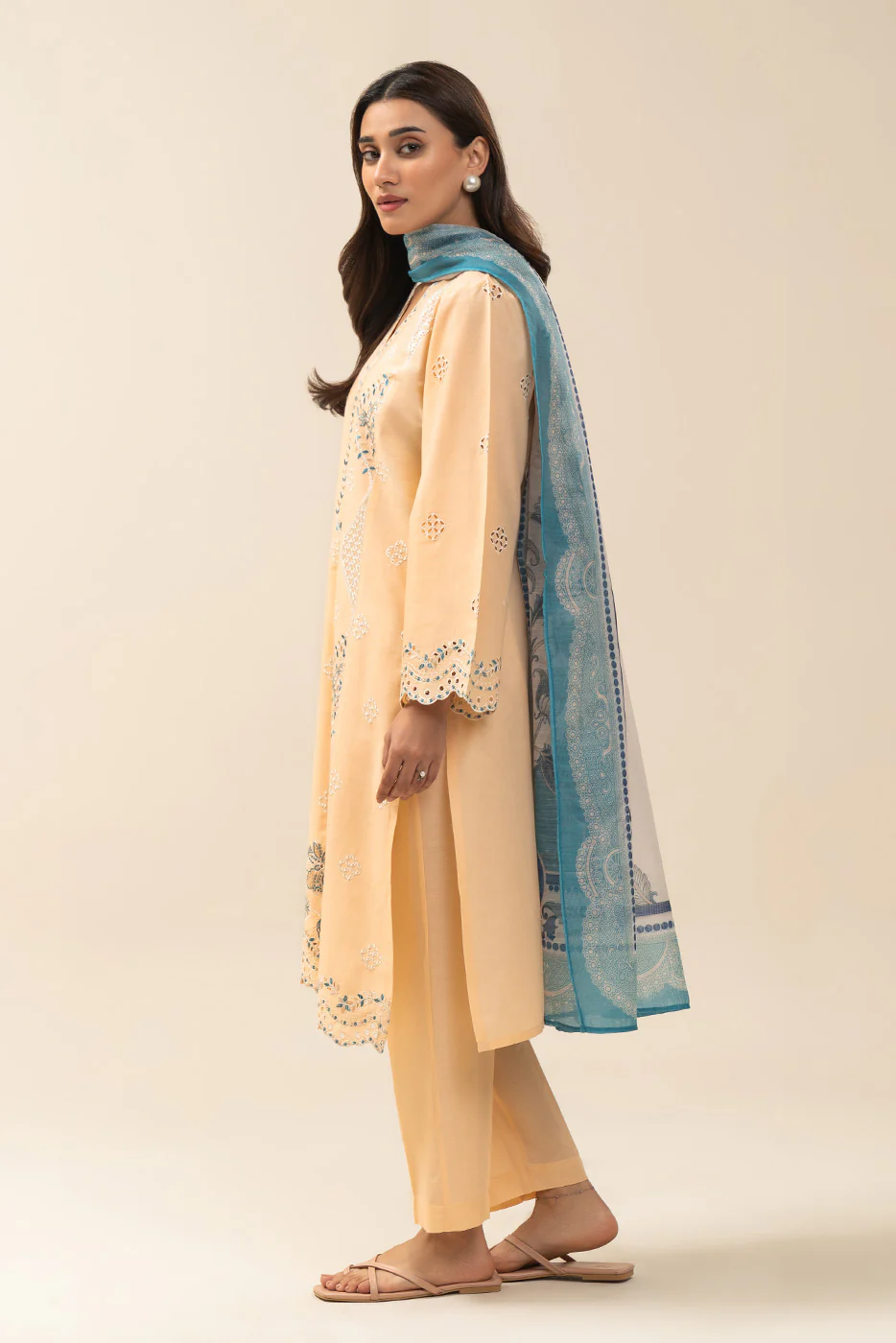 3 PIECE EMBROIDERED LAWN SUIT (PRET) - Image 4