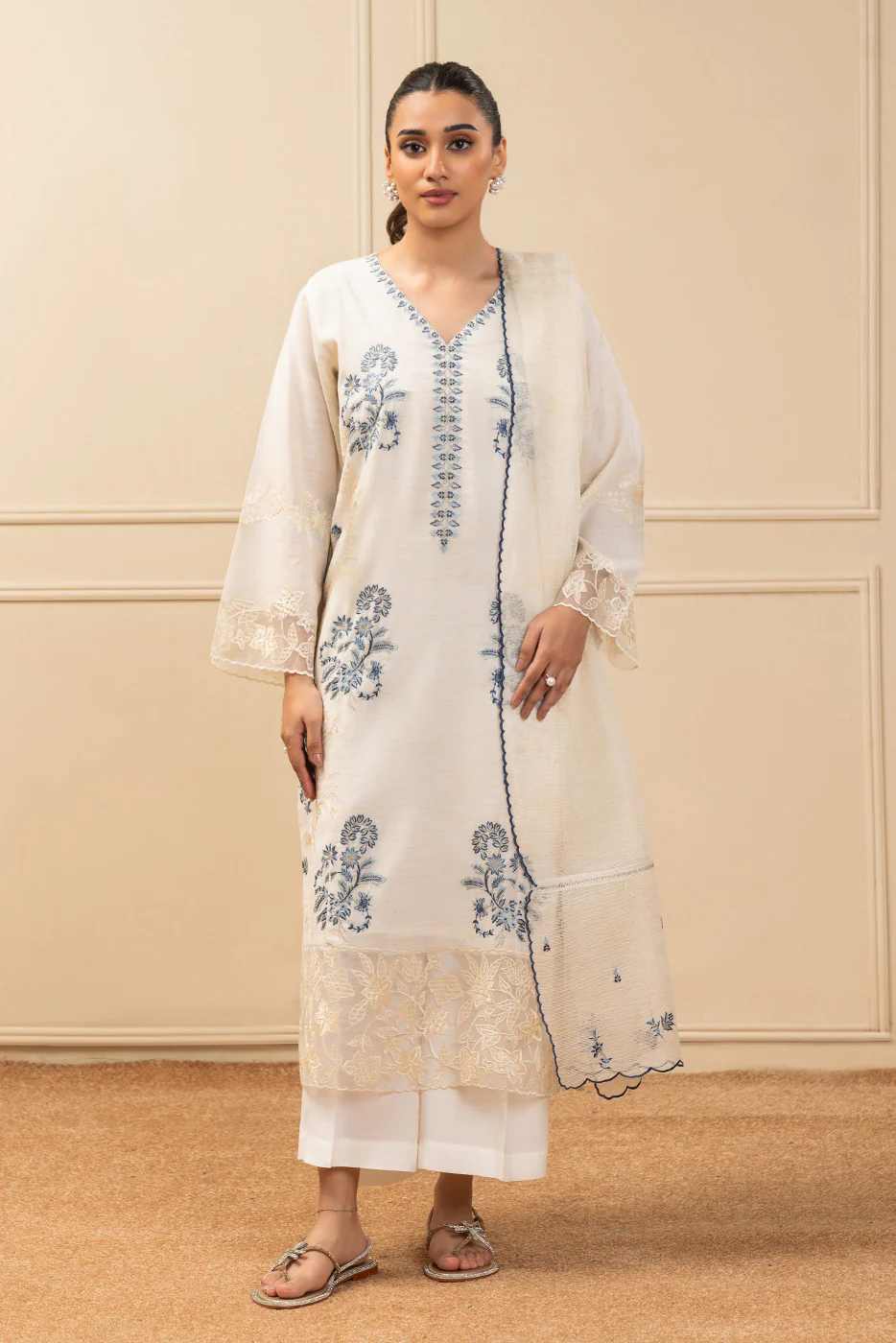 3 PIECE EMBROIDERED GOLD ZARI SUIT (HIGH PRET) - Image 3