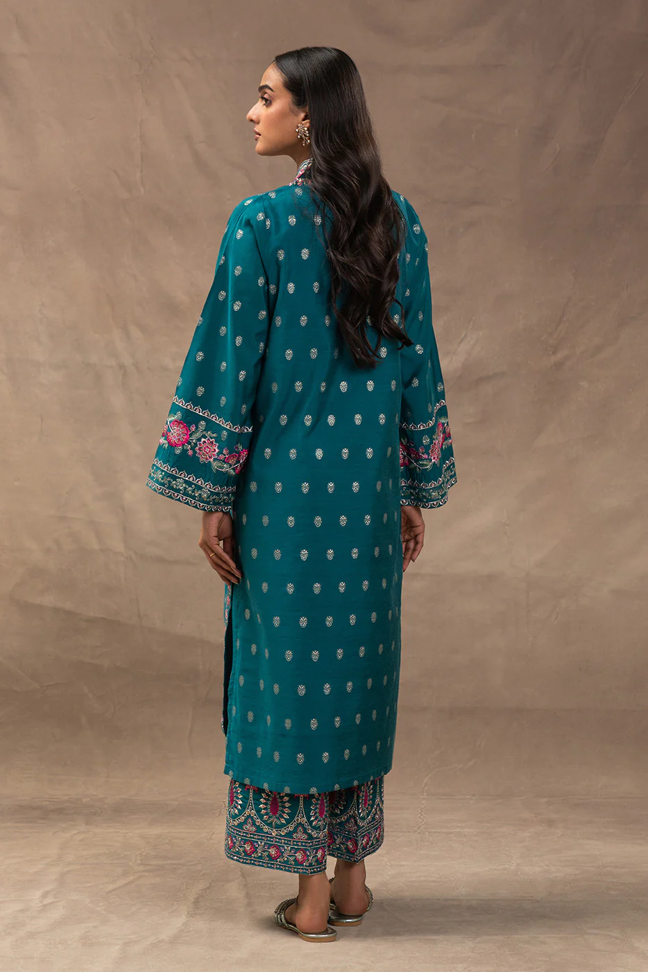 2 PIECE EMBROIDERED ZARI JACQUARD SUIT (LUXURY PRET) - Image 4