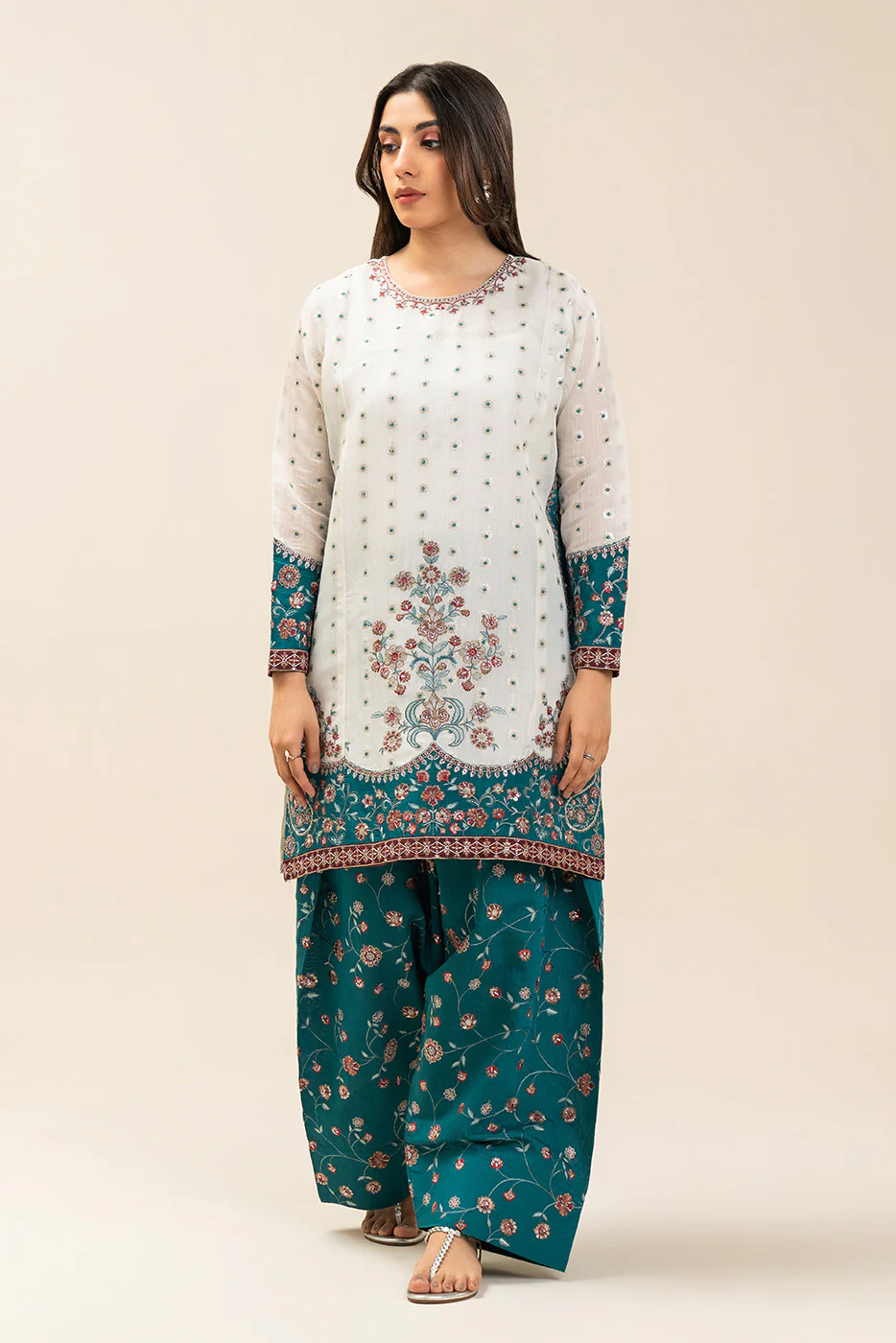 2 PIECE EMBROIDERED DANIER ZARI GOLD SUIT (LUXURY-PRET) - Image 2