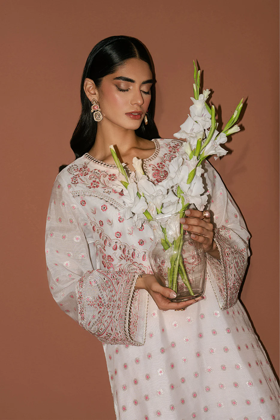 2 PIECE EMBROIDERED ZARI JACQUARD SUIT (LUXURY PRET) - Image 4