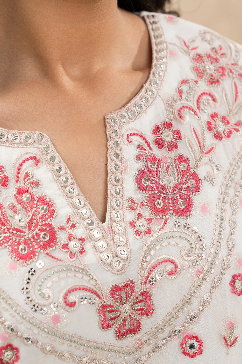 2 PIECE EMBROIDERED ZARI JACQUARD SUIT (LUXURY PRET) - Image 9