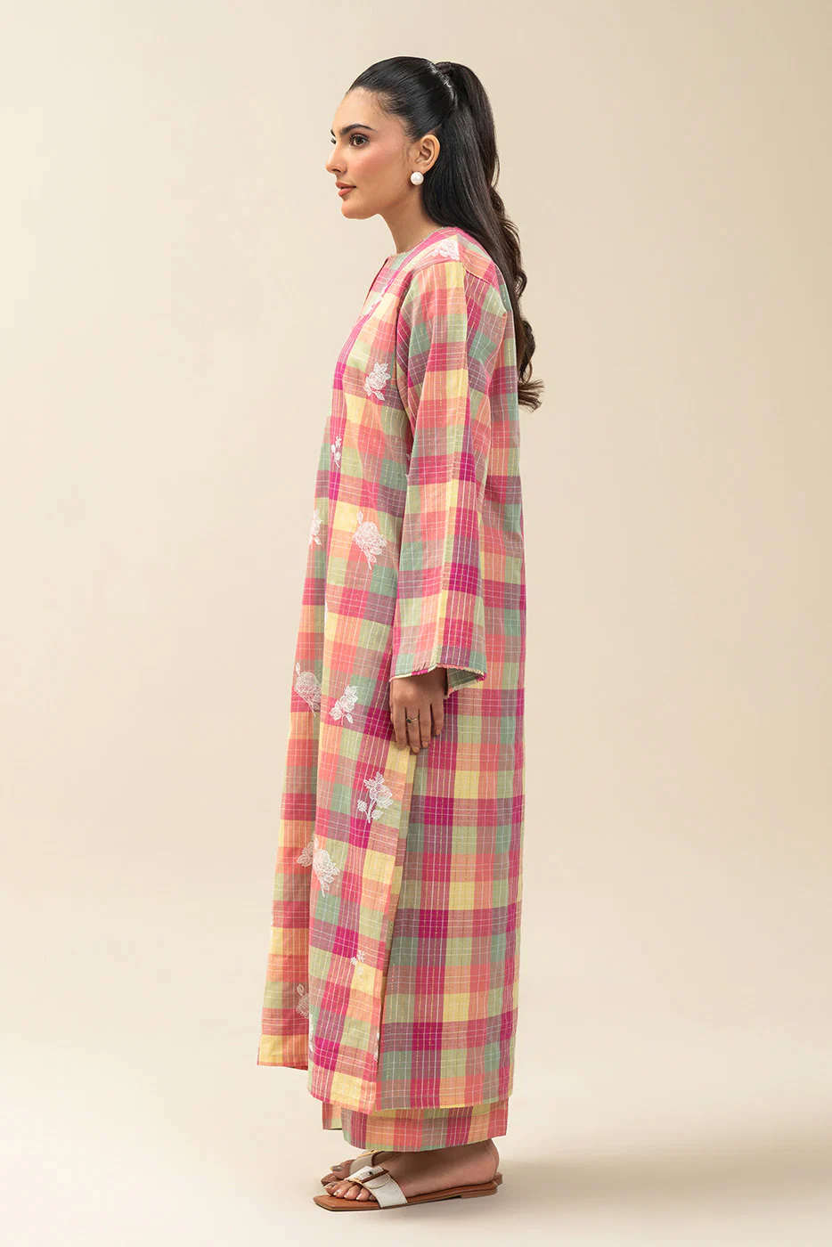 2 PIECE EMBROIDERED YARN DYED LUREX SUIT (PRET) - Image 6
