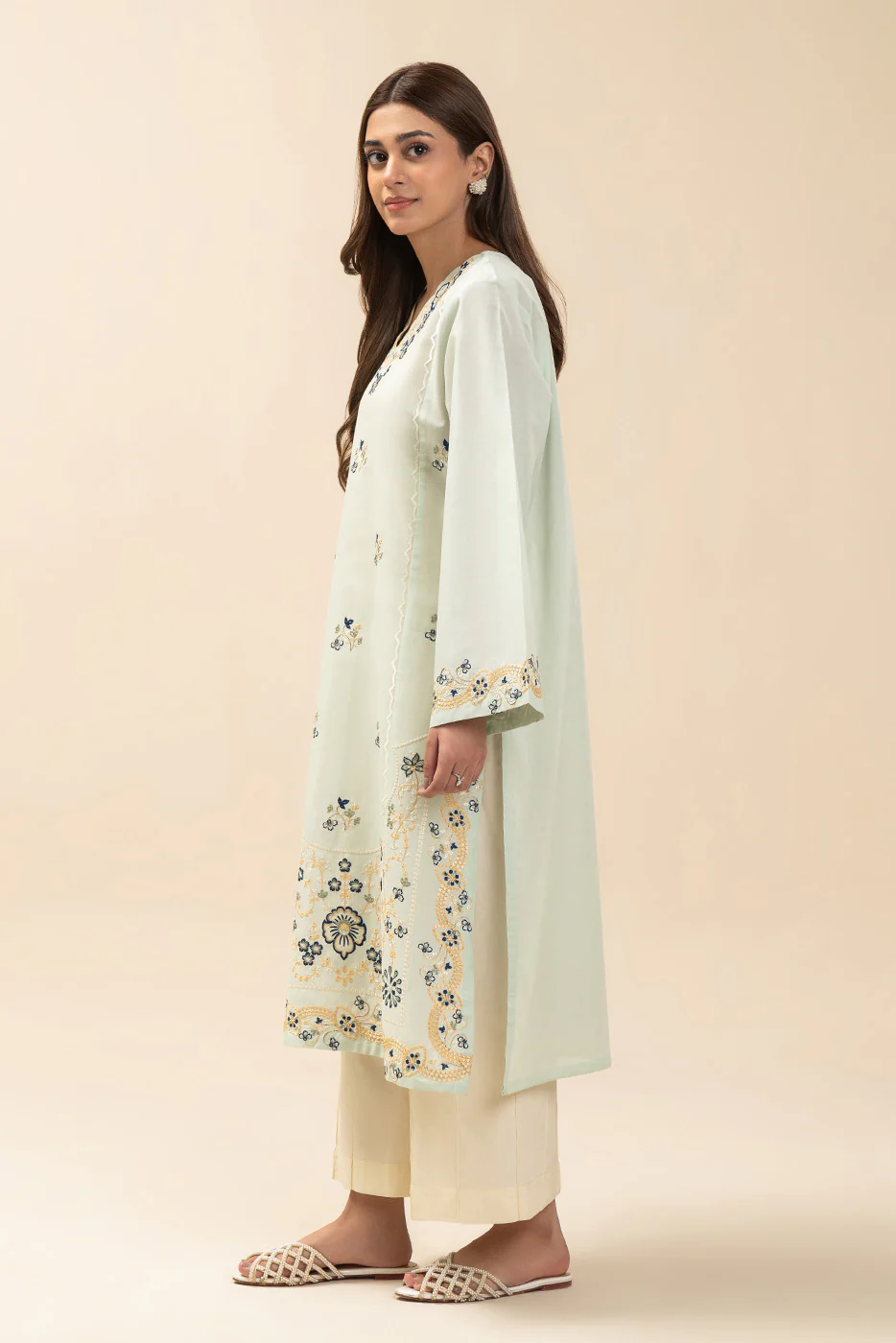 EMBROIDERED LAWN SHIRT (PRET) - Image 4