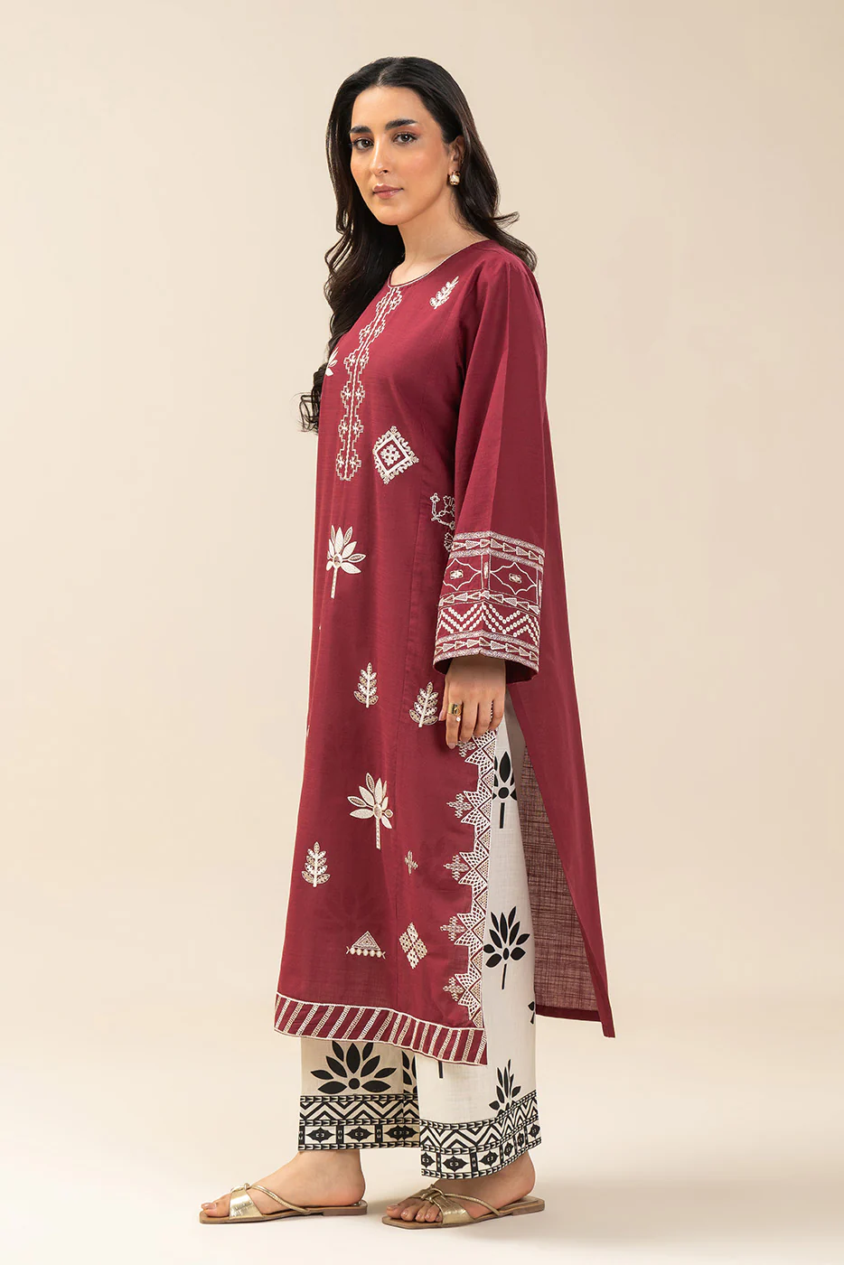 2 PIECE EMBROIDERED TWO WAY SLUB SUIT (PRET) - Image 3