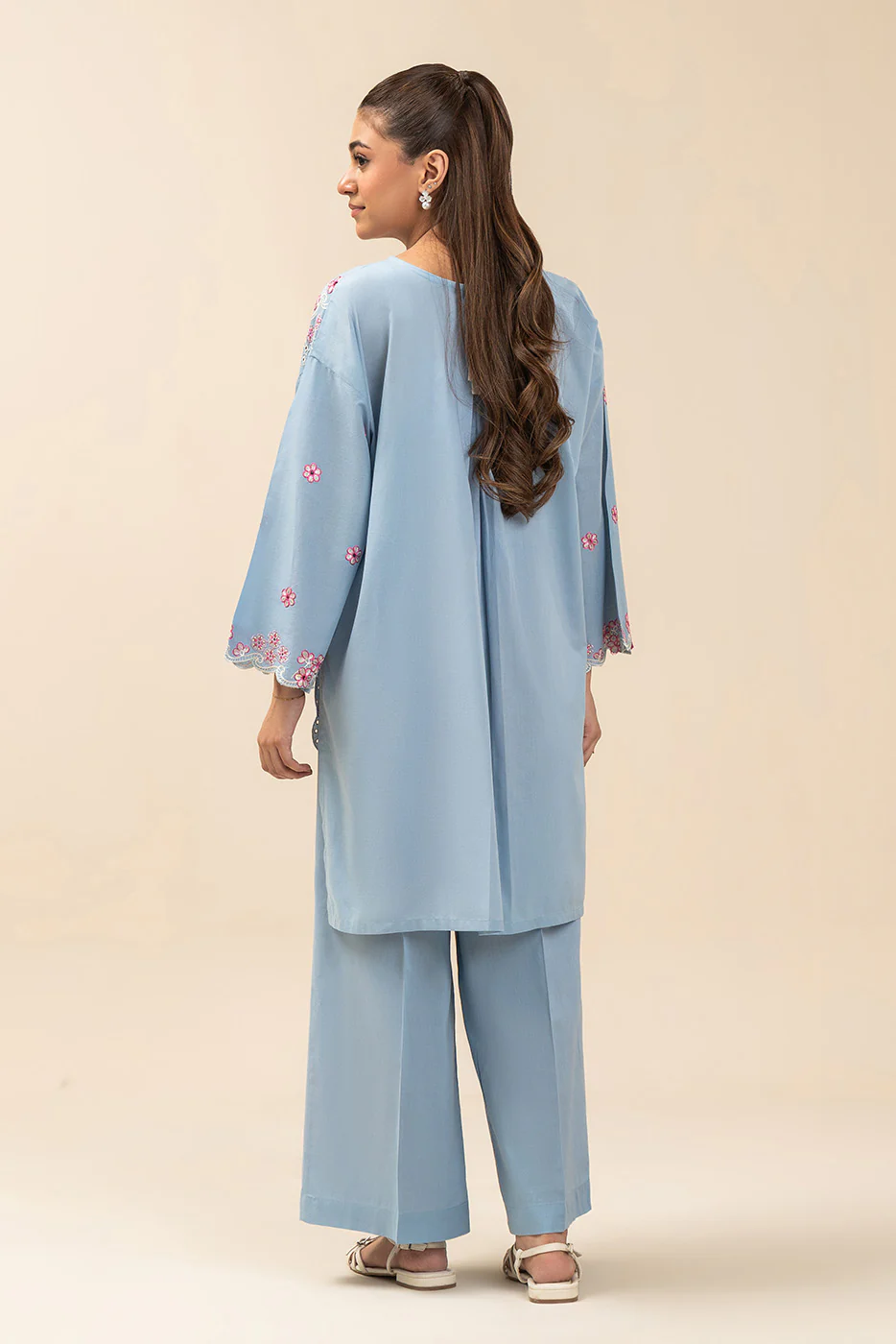 2 PIECE EMBROIDERED LAWN SUIT (PRET) - Image 4