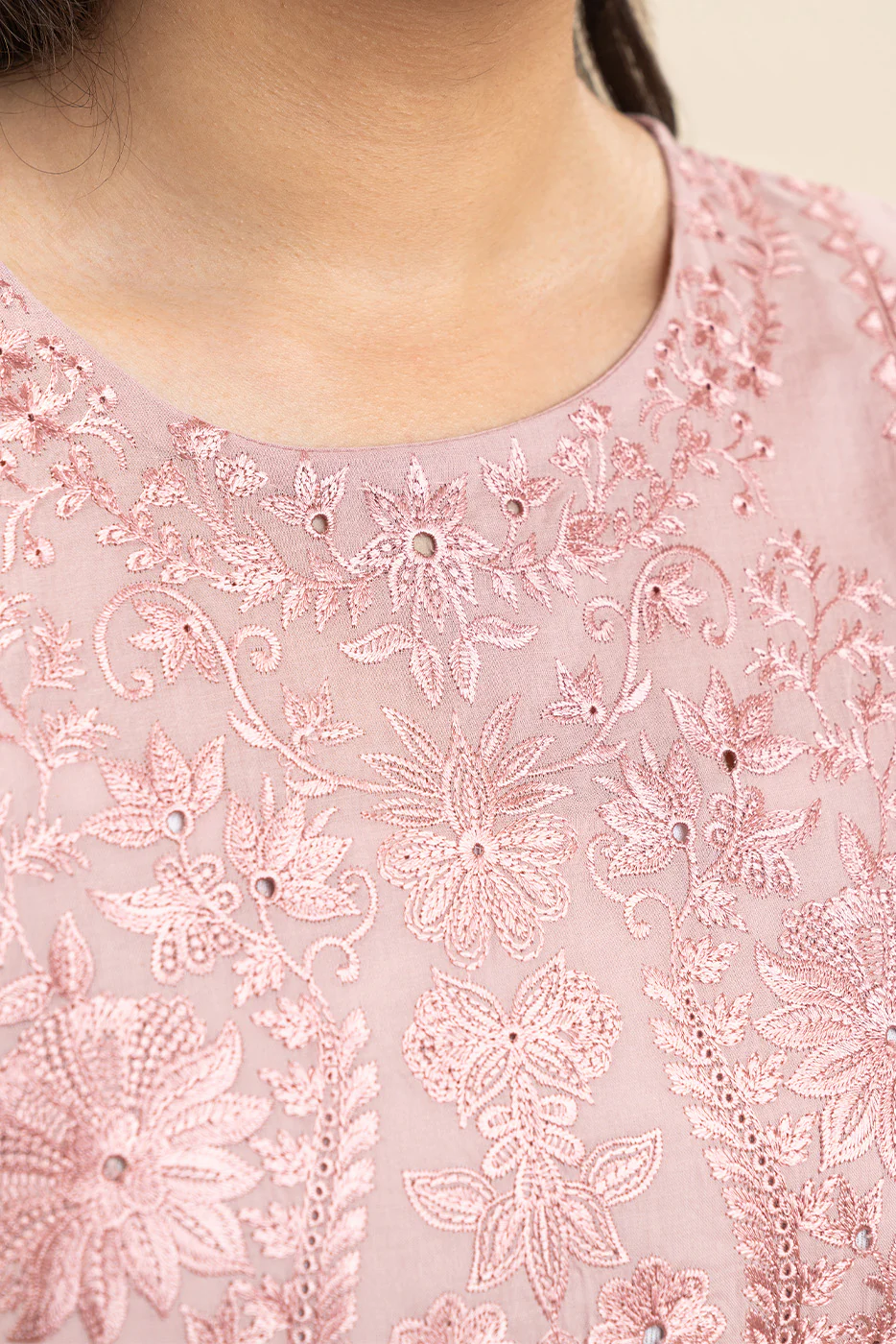 2 PIECE EMBROIDERED LAWN SUIT (PRET) - Image 5