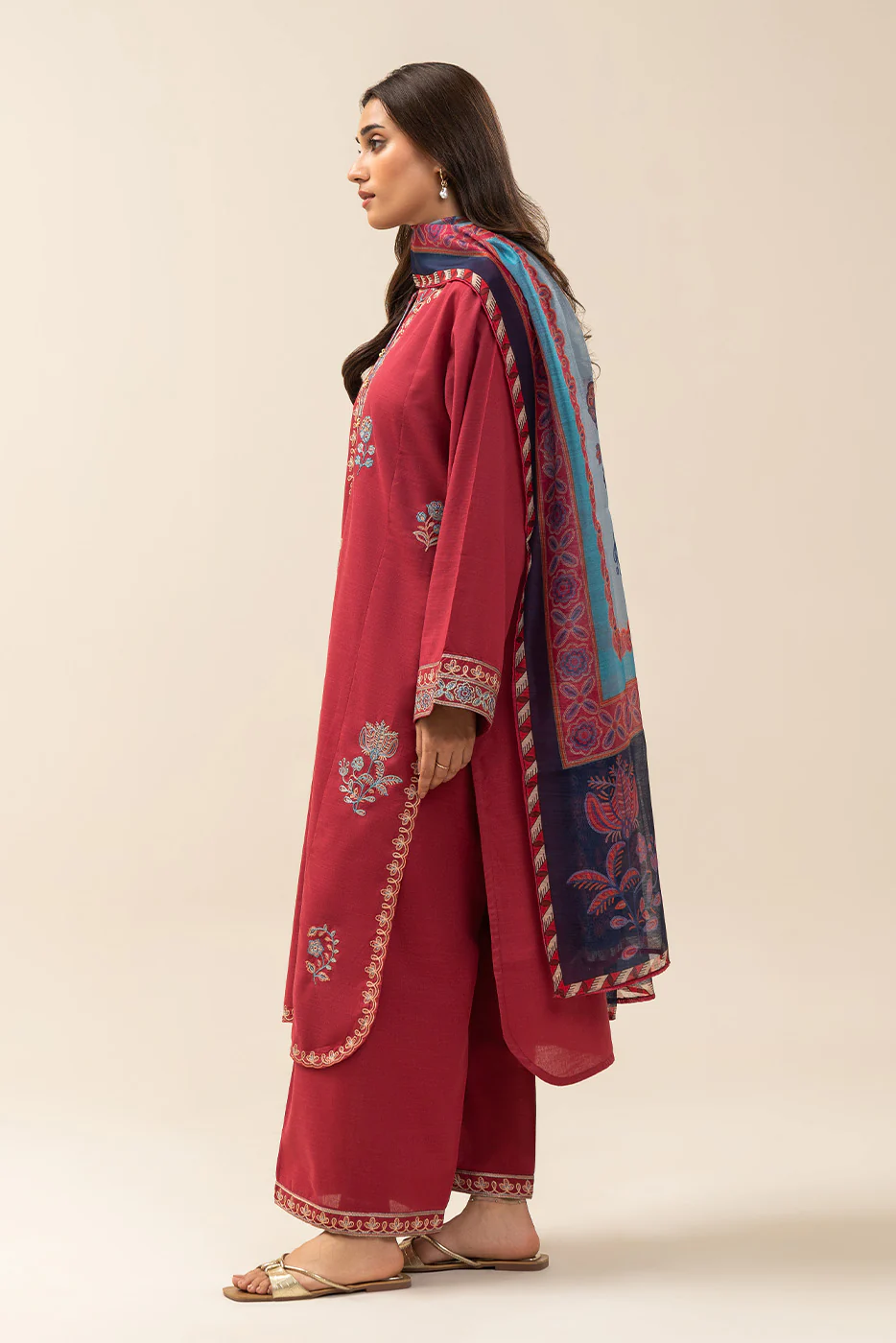 3 PIECE EMBROIDERED SLUB COTTON SUIT (PRET) - Image 4