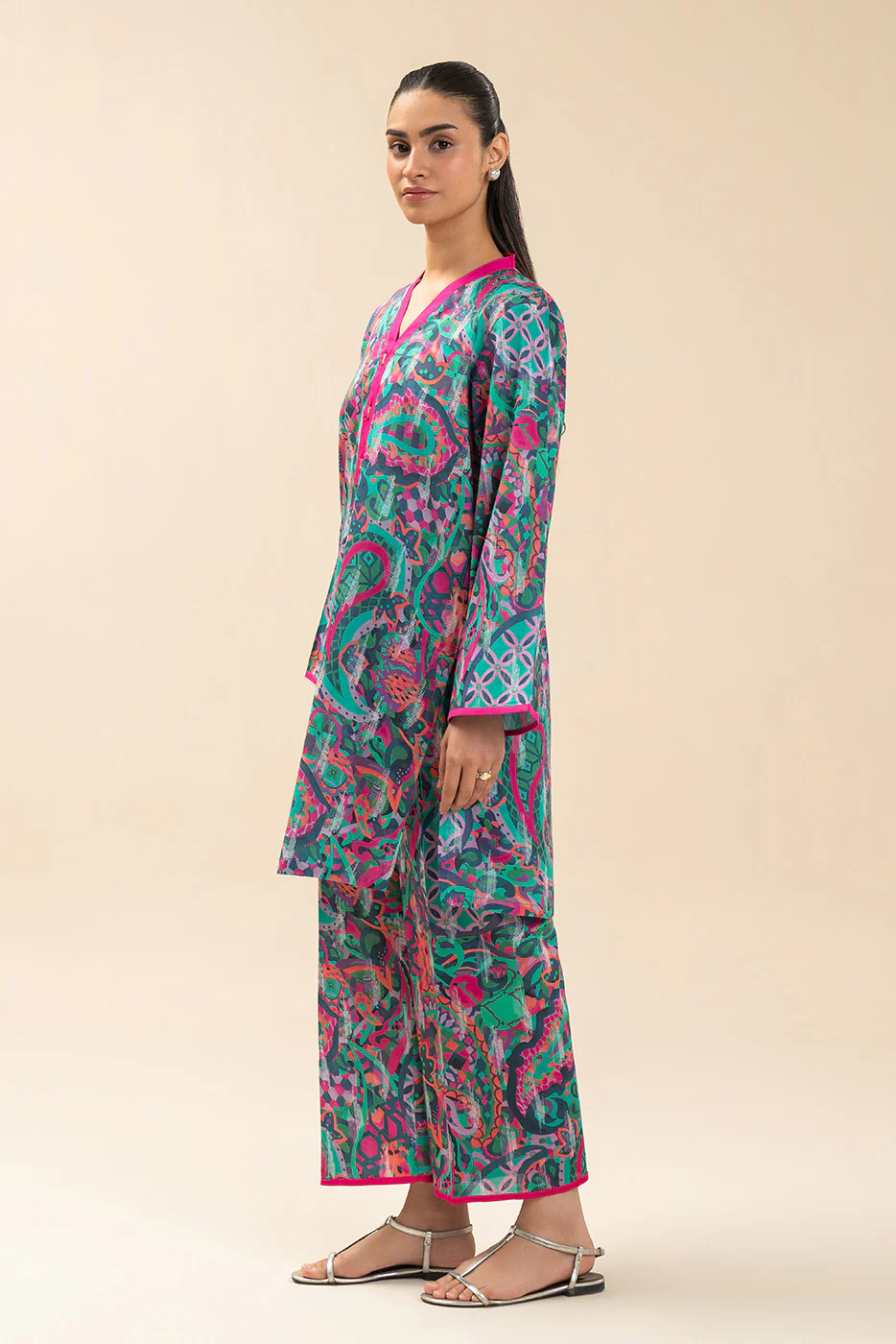 2 PIECE PRINTED LAWN SUIT (PRET) - Image 3