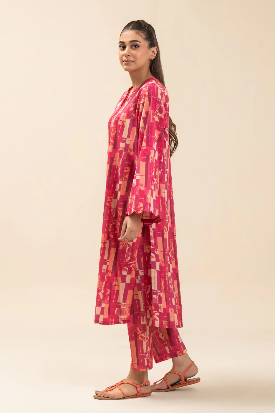 2 PIECE PRINTED LAWN SUIT (PRET) - Image 3