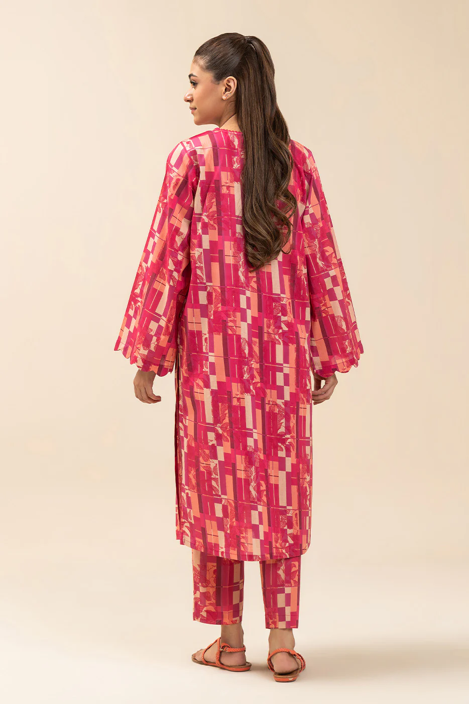 2 PIECE PRINTED LAWN SUIT (PRET) - Image 4