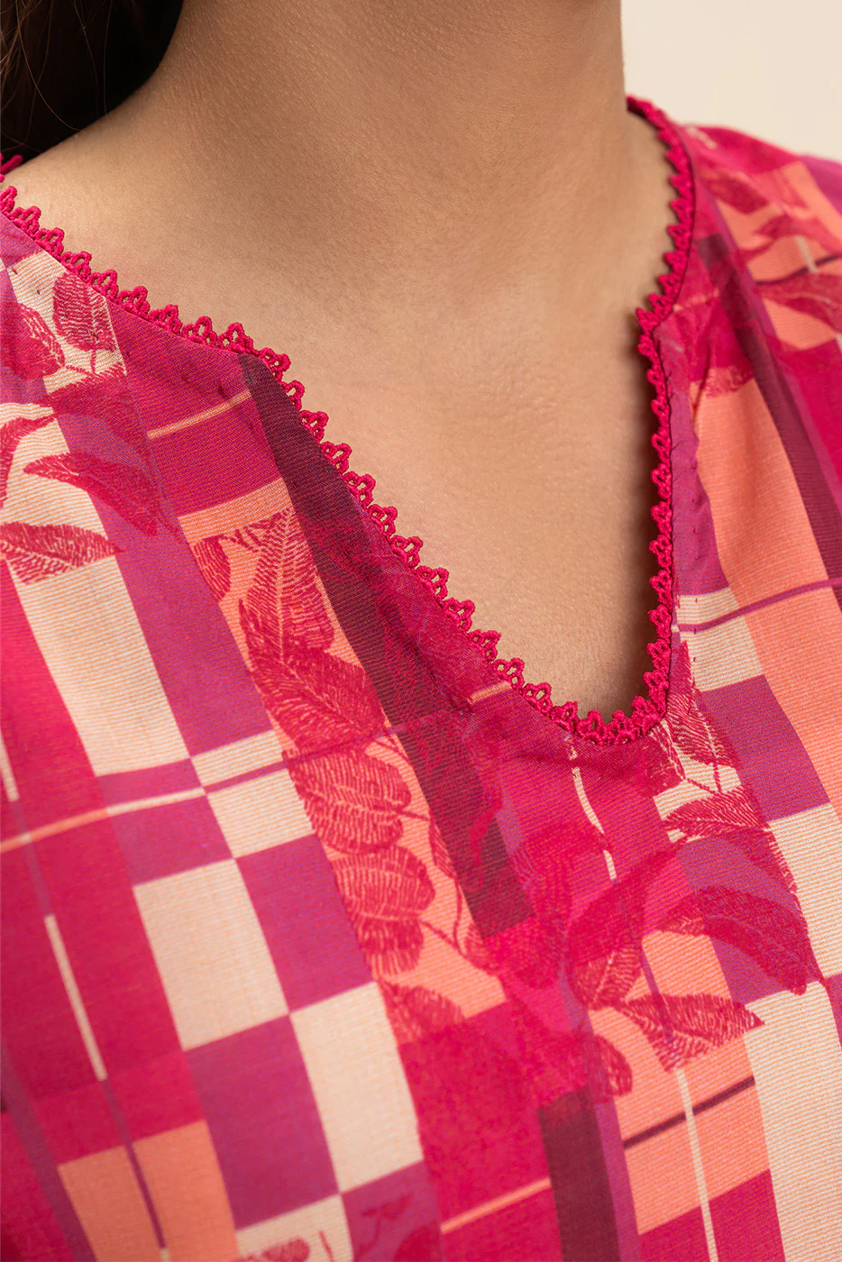 2 PIECE PRINTED LAWN SUIT (PRET) - Image 5