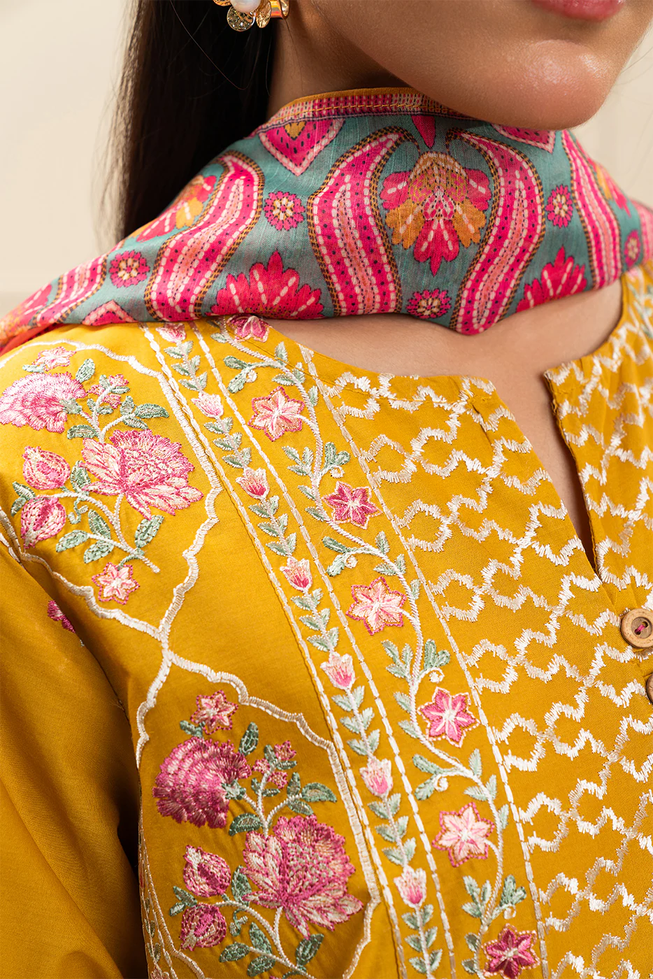 3 PIECE EMBROIDERED LAWN SUIT (PRET) - Image 5