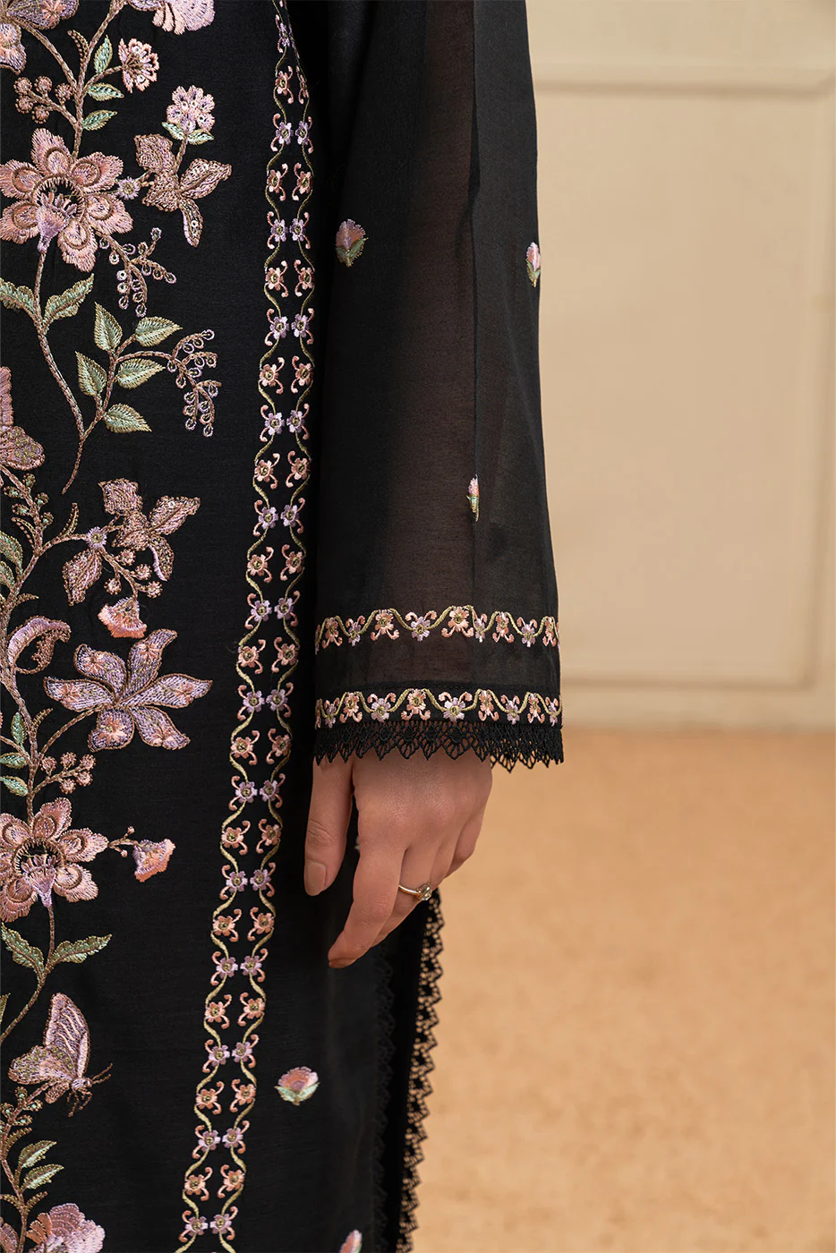 2 PIECE EMBROIDERED PAPER COTTON SUIT (HIGH CASUAL) - Image 4