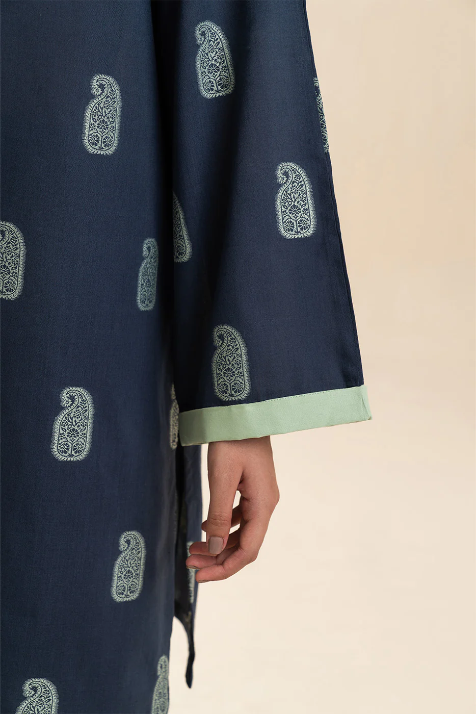2 PIECE SOLID JACQUARD SUIT (PRET) - Image 4