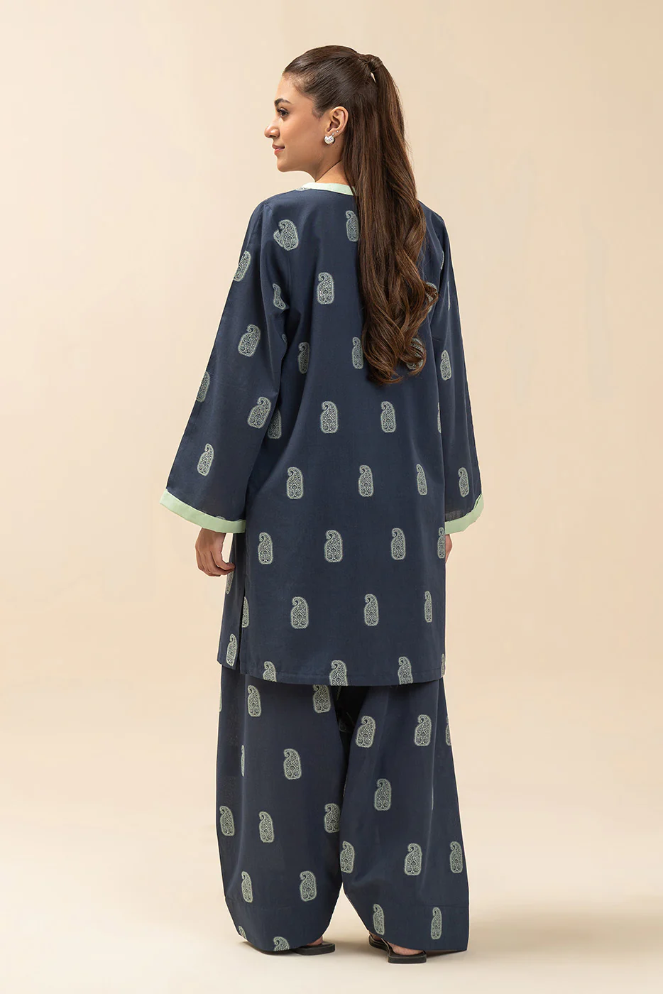 2 PIECE SOLID JACQUARD SUIT (PRET) - Image 6