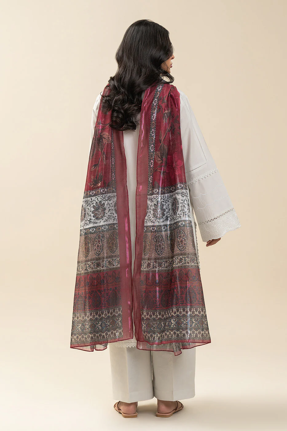 3 PIECE EMBROIDERED LAWN SUIT-INFERNO BRILLIANCE (UNSTITCHED) - Image 4