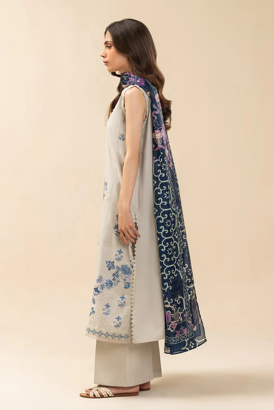 3 PIECE EMBROIDERED LAWN SUIT-LAPIS LAZULI (UNSTITCHED) - Image 3