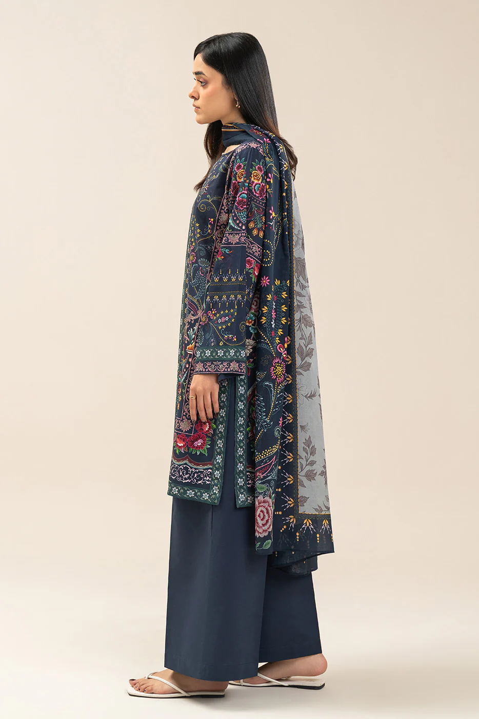 3 PIECE PRINTED LAWN SUIT-ECLECTIC ROSE (UNSTITCHED) - Image 4