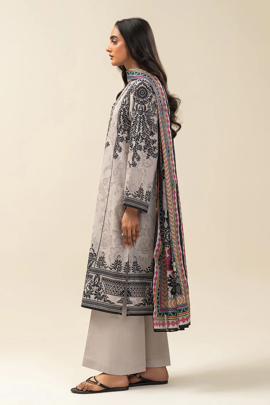 3 PIECE PRINTED LAWN SUIT-DAMASK DECOR (UNSTITCHED) - Image 4