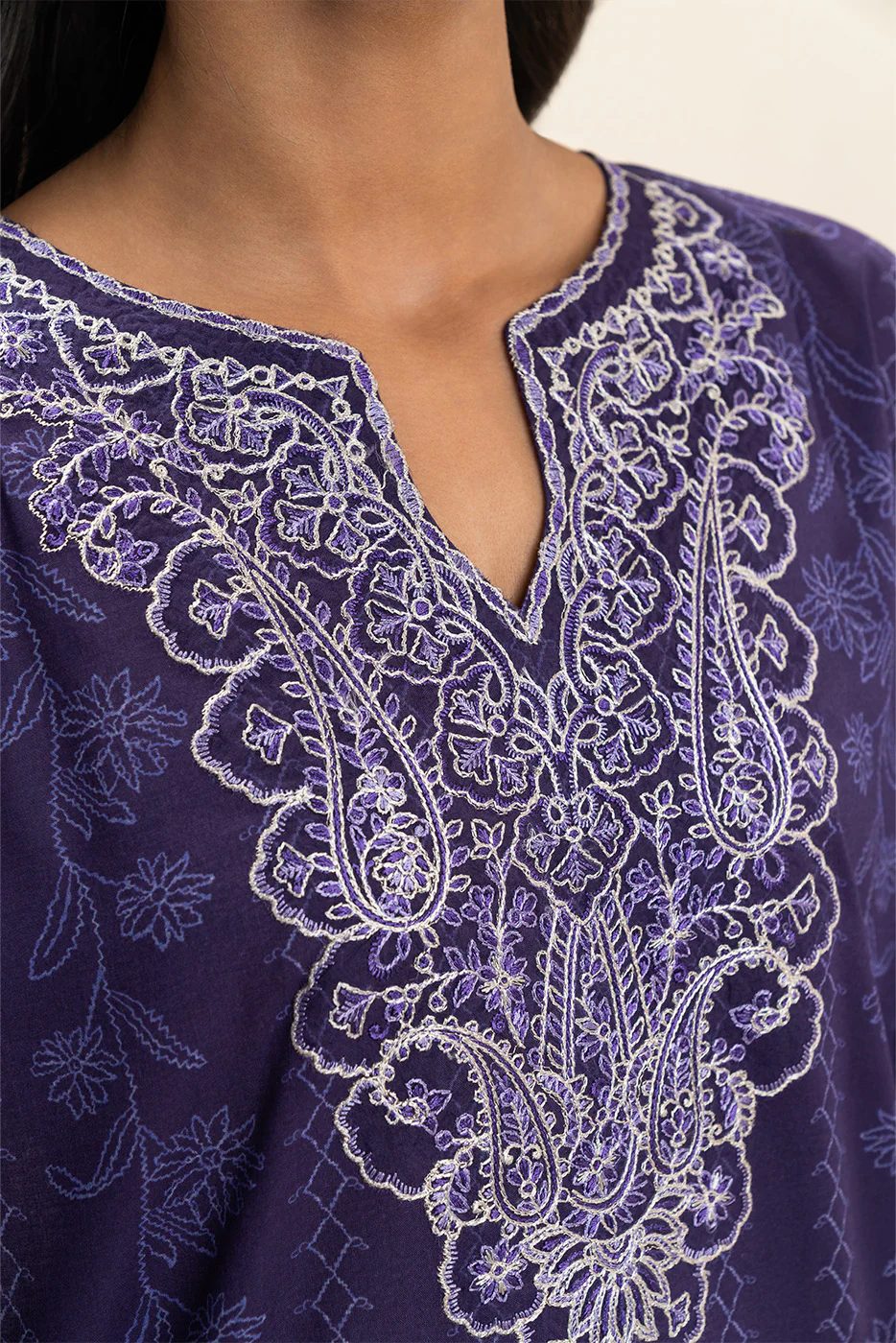 3 PIECE EMBROIDERED LAWN SUIT-MOONLIT SEA (UNSTITCHED) - Image 5