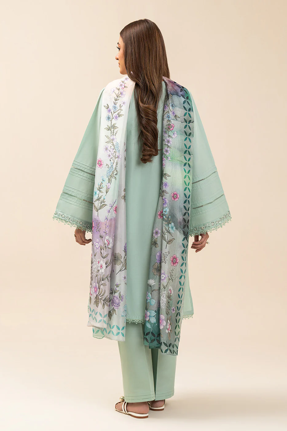 2 PIECE EMBROIDERED LAWN SUIT-MINTY GARDEN (UNSTITCHED) - Image 4
