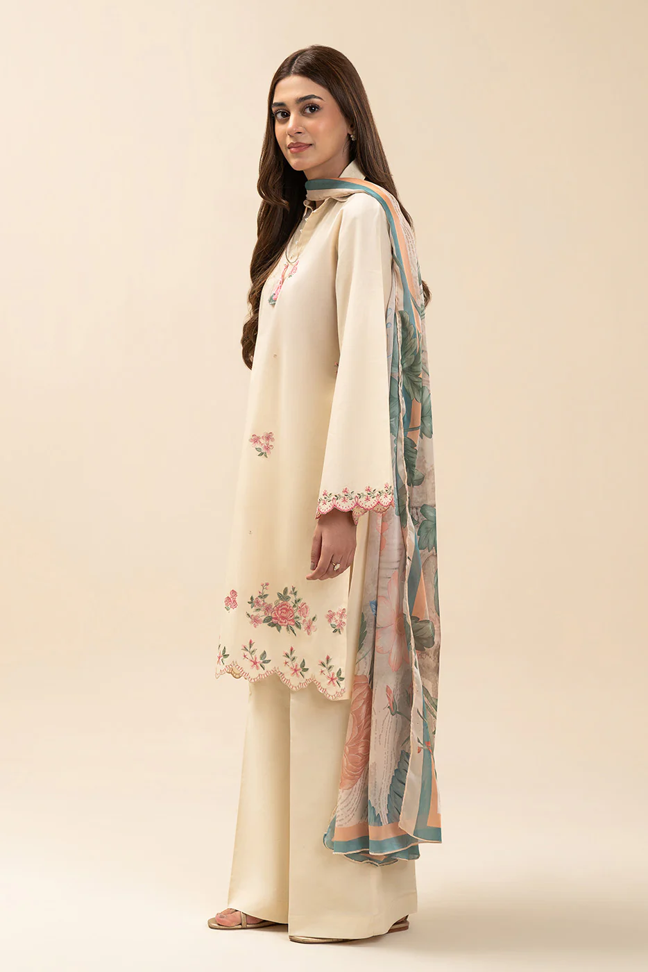 2 PIECE EMBROIDERED LAWN SUIT-SPRING SAGE (UNSTITCHED) - Image 3