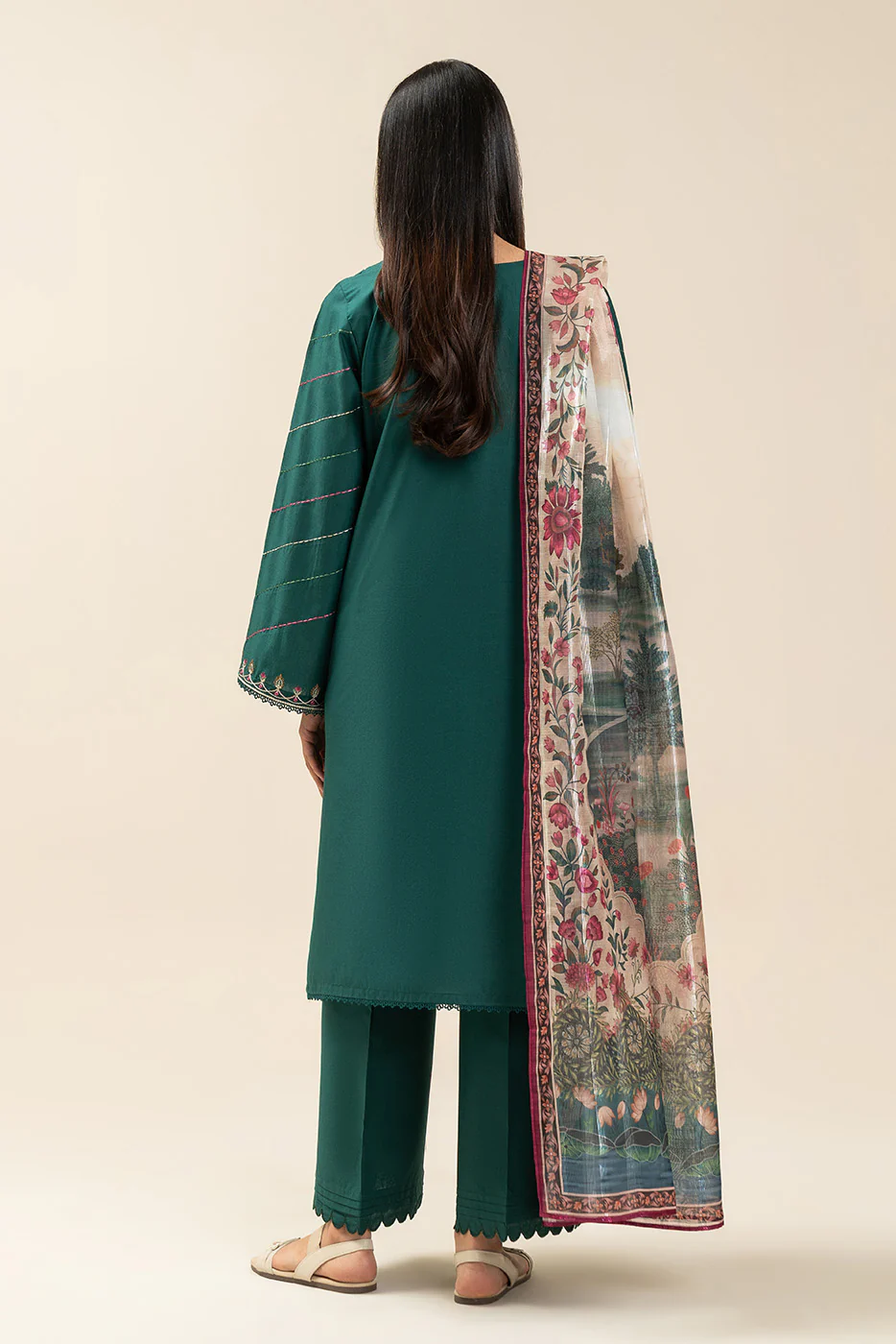 3 PIECE EMBROIDERED LAWN SUIT-MUGHAL GREENS (UNSTITCHED) - Image 6