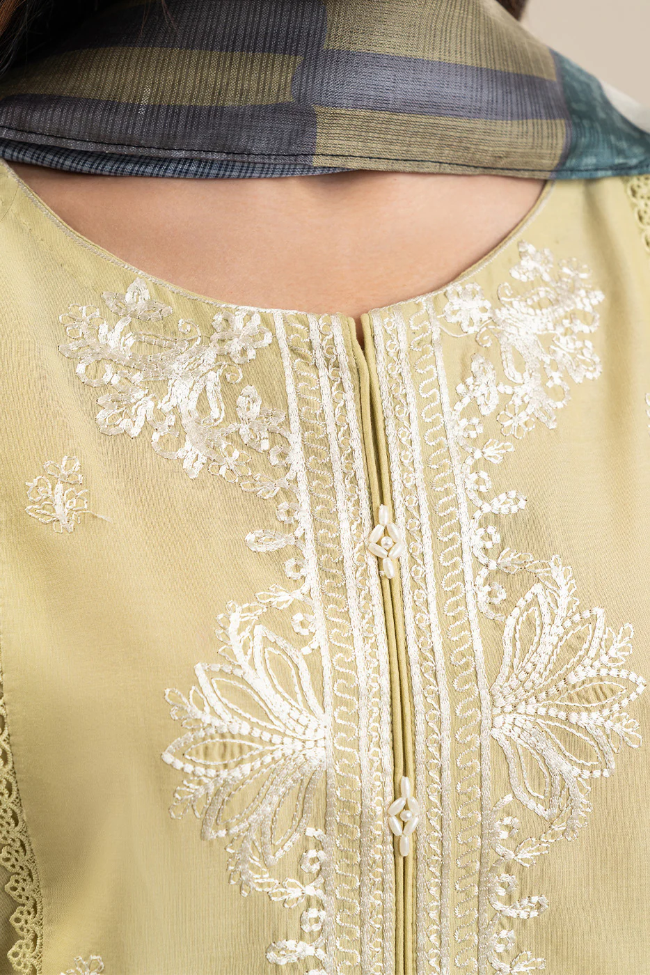 3 PIECE EMBROIDERED LAWN SUIT-SOFT VEIL (UNSTITCHED) - Image 5