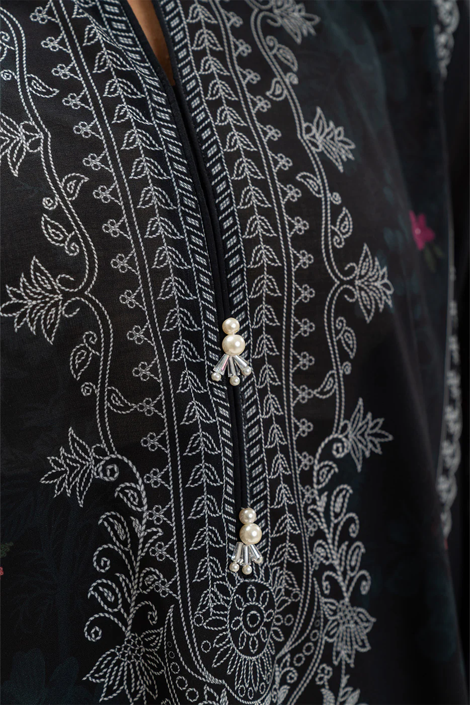 3 PIECE PRINTED LAWN SUIT-MIDNIGHT BLOOM (UNSTITCHED) - Image 5
